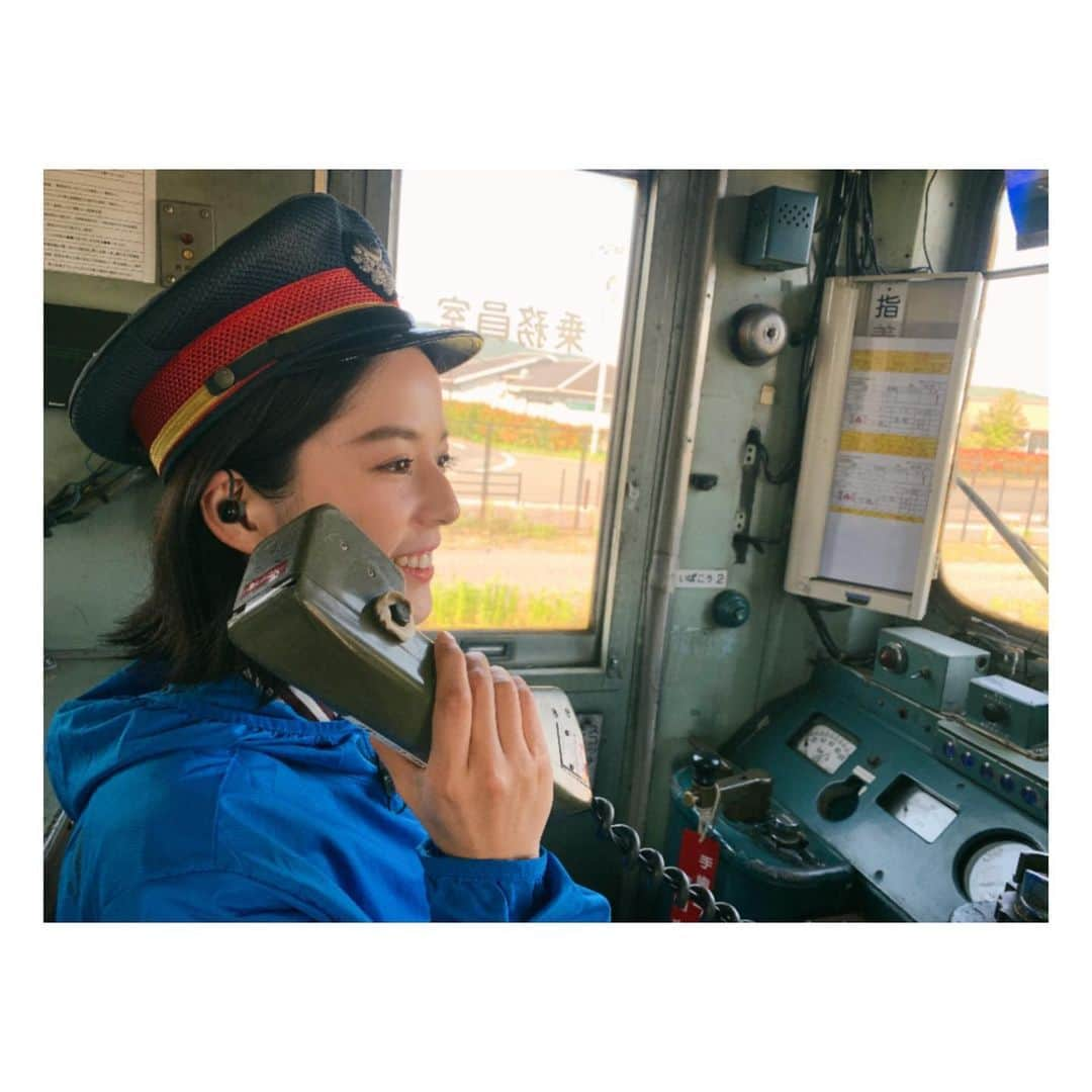 武田伊央のインスタグラム：「今週もお疲れ様でした😁💕  THE TIME,の幻のおかわり中継では 運転士になる予定だったので、記念に写真だけ😆✨  1週間あっとい間ですね〜🤣🤣  #平成筑豊鉄道#鉄道#引退車両でスタント体験#爆破で町おこし#RKB#アナウンサー#武田伊央#筑豊アクションプロジェクト#アクションシーン」