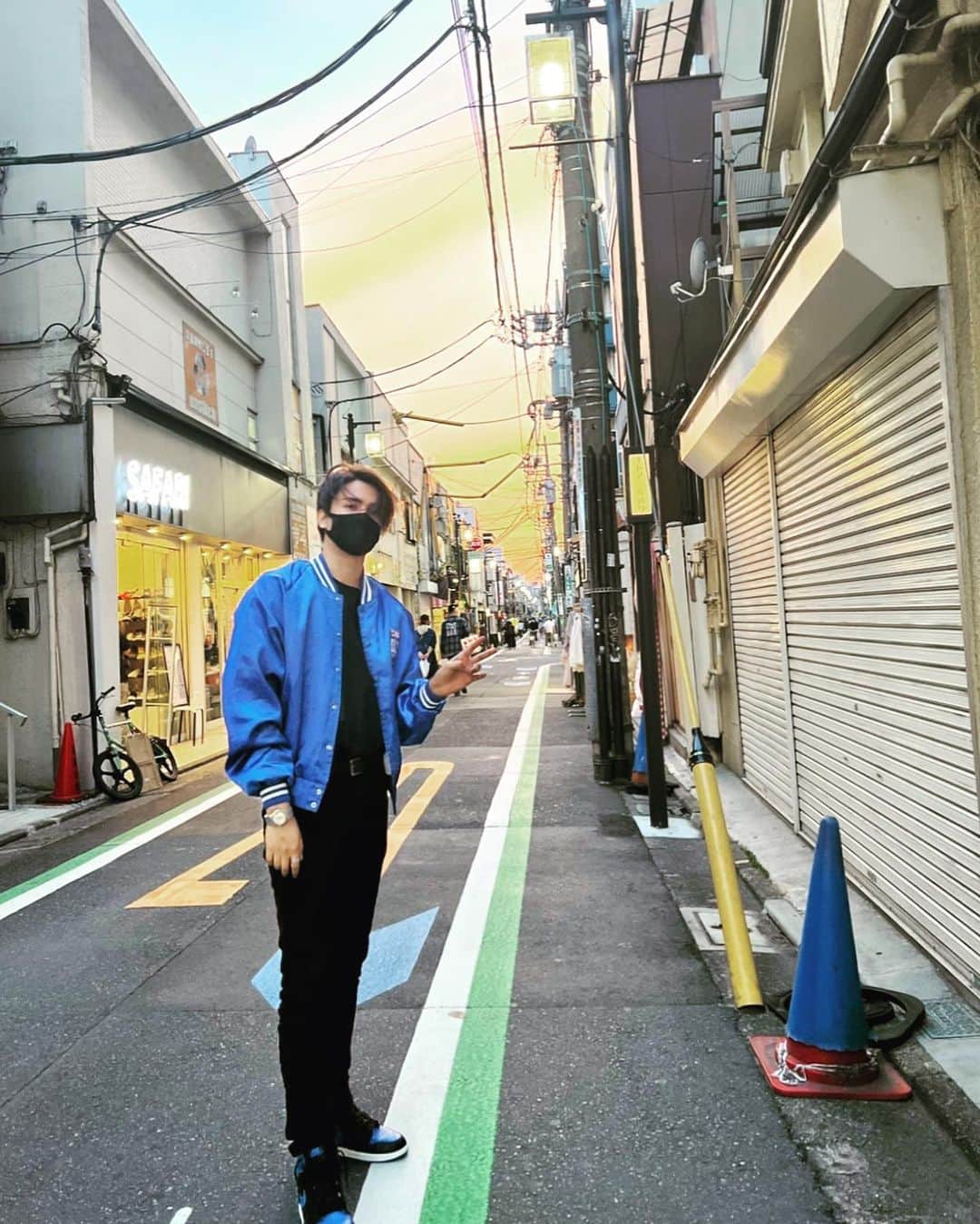 増田良さんのインスタグラム写真 - (増田良Instagram)「古着屋で見つけたスタジャン。 やっぱり青は良い！！  #古着」5月20日 23時46分 - ryomasudagram