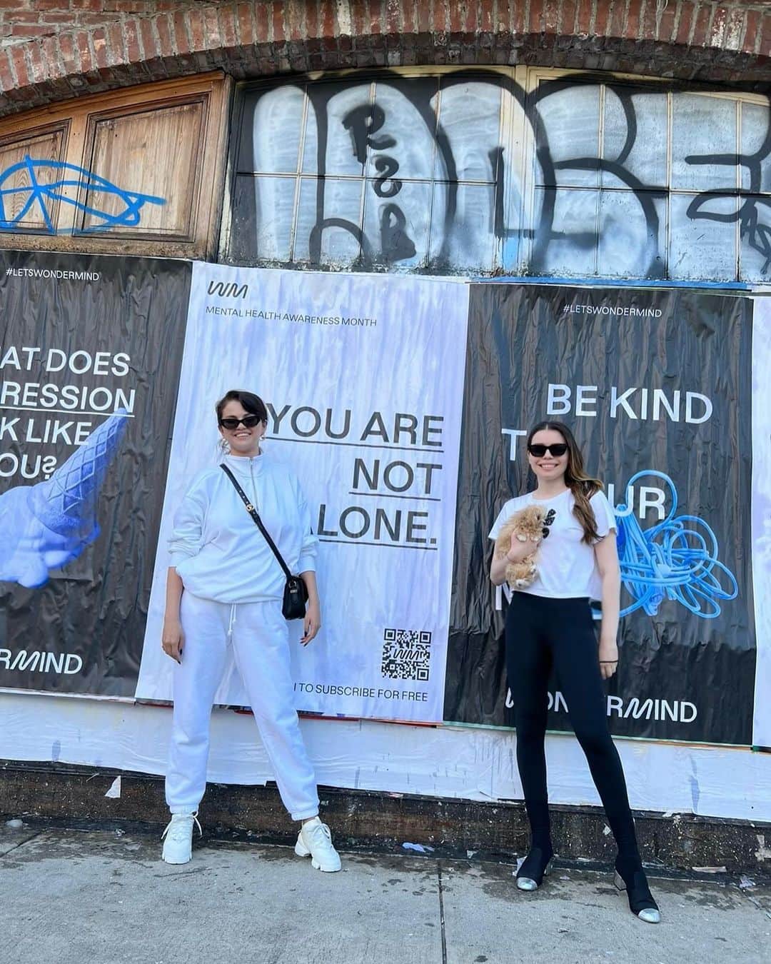 セレーナ・ゴメスさんのインスタグラム写真 - (セレーナ・ゴメスInstagram)「This month @officialwondermind has placed posters all around NYC as a reminder that you are not alone ♥️」5月21日 0時20分 - selenagomez