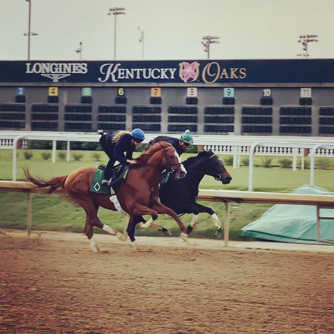 ミカエル・ミシェルのインスタグラム：「First breeze in USA for Bill Mott trainer in @churchilldowns racecourse!  Good start! 🇺🇸😍🏇🏼💥」