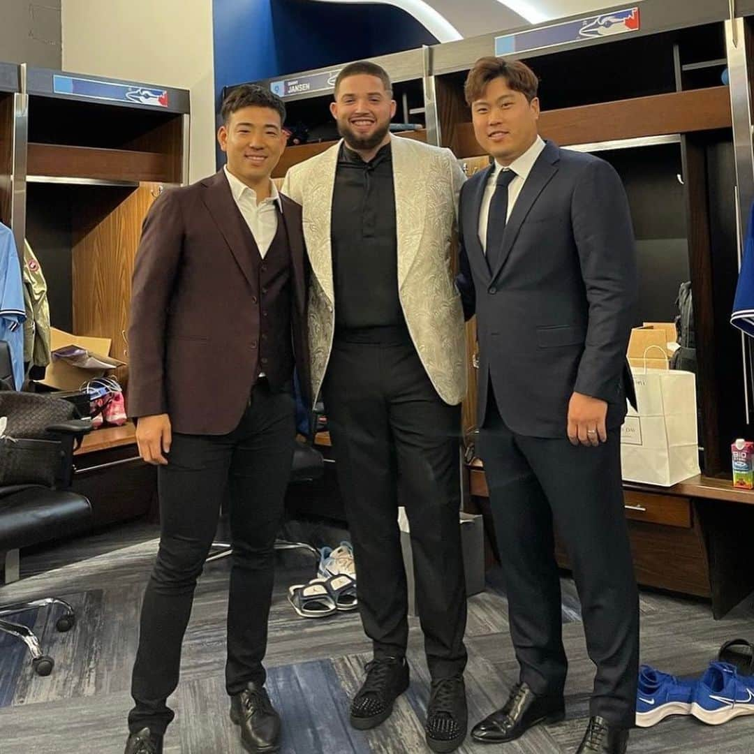 菊池雄星さんのインスタグラム写真 - (菊池雄星Instagram)「Thank you @jayscare⚾️ 柳さん、マノア、2人ともデカ過ぎ。 #Toronto #Bluejays #Baseball #野球 #チャリティー #菊池雄星」5月21日 0時33分 - yuseik18