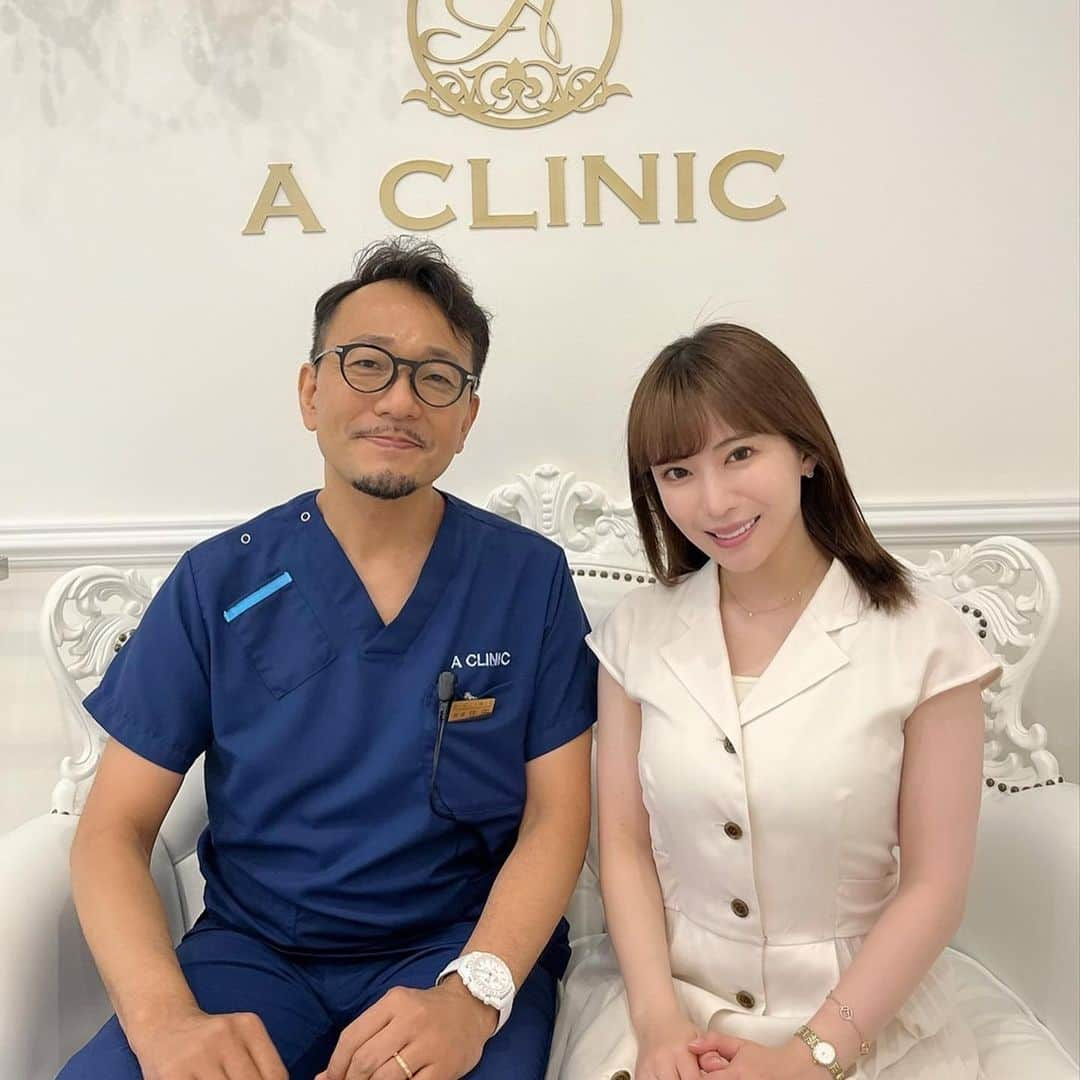 望月りささんのインスタグラム写真 - (望月りさInstagram)「Aクリニック銀座さん　@a_clinic_ginza で　　@aclinic_sumita ７月開院予定の名古屋院院長の住田先生にAスレッドの施術して頂きました✨ 年齢や、太ってしまったのもあり、頬のお肉がとてもたるんでいましたが、しっかり引き上がり、大満足です☺️ ざっくりとしか希望を伝えていなかったのに理想の輪郭にしてくれた住田先生に感謝です🥹✨ 次はAクリニックさんの顔の脂肪吸引が気になります😳 @aclinic_sumita @a_clinic_ginza @aclinic_yokohama @aclinic_shinjuku   #aスレッド #糸リフト #aclinic #aclinic銀座 #住田篤紀 #aclinic横浜 #aclinic新宿 #aクリニック #エークリニック#美容 #小顔 #美肌  #リフトアップ #美容外科 #美容皮膚科 #美容クリニック」5月21日 1時00分 - mochizuki_0715