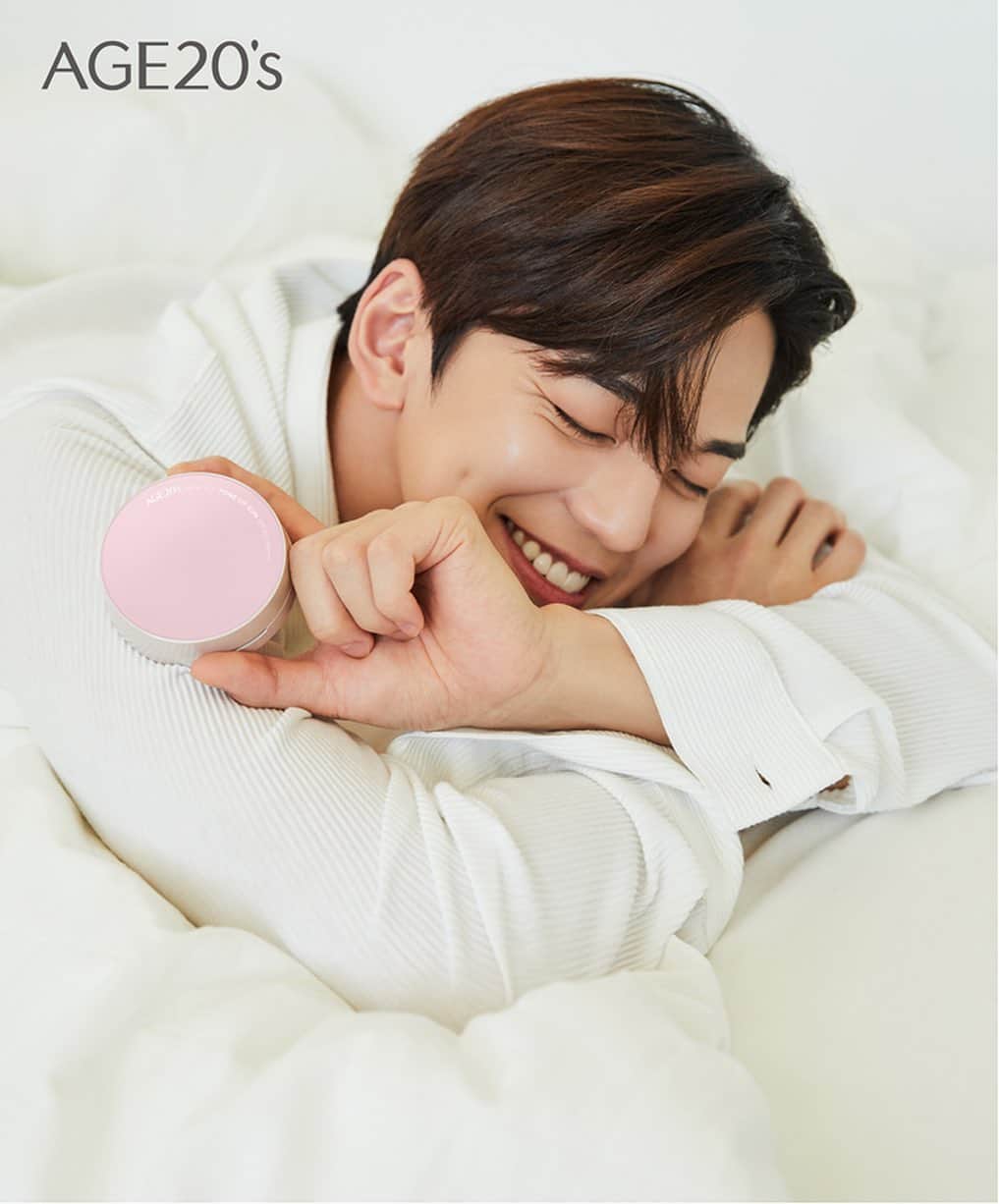 キム・ミンギュのインスタグラム：「나를 잊지마😁 @age20s_official @singlesmagazine」