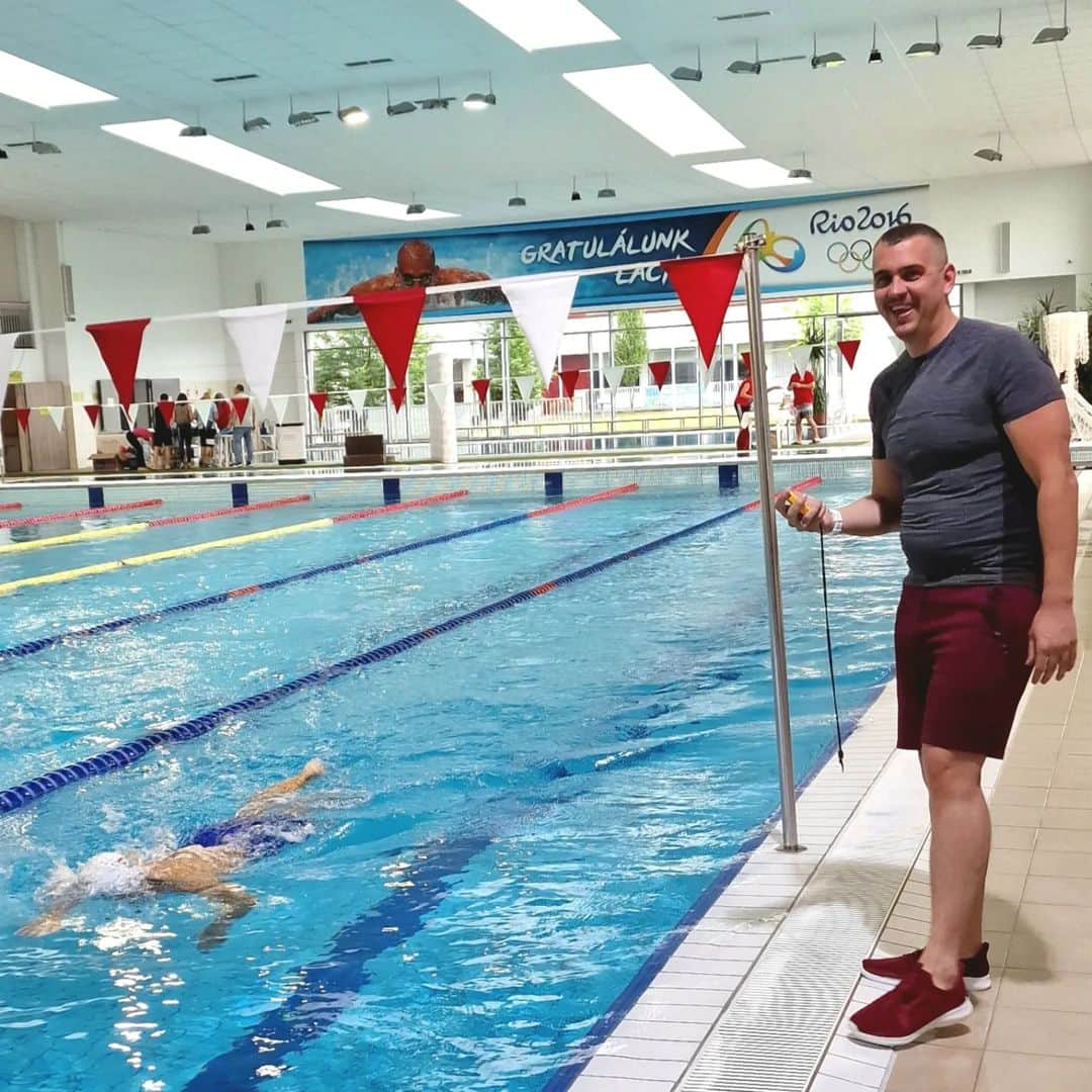 ラースロー・シェーさんのインスタグラム写真 - (ラースロー・シェーInstagram)「Egy reggeli edzés erejéig edzőnek álltam! I was a coach for the duration of a morning training! #swimming」5月21日 16時38分 - csehlaszlo