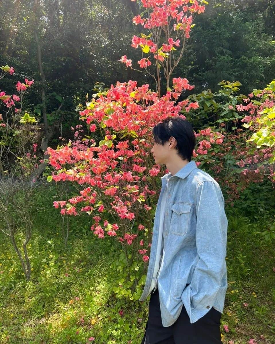 Stray Kidsさんのインスタグラム写真 - (Stray KidsInstagram)「스테이, 좋은 아침 💙🌱  #felix #lovestay」5月21日 11時36分 - realstraykids