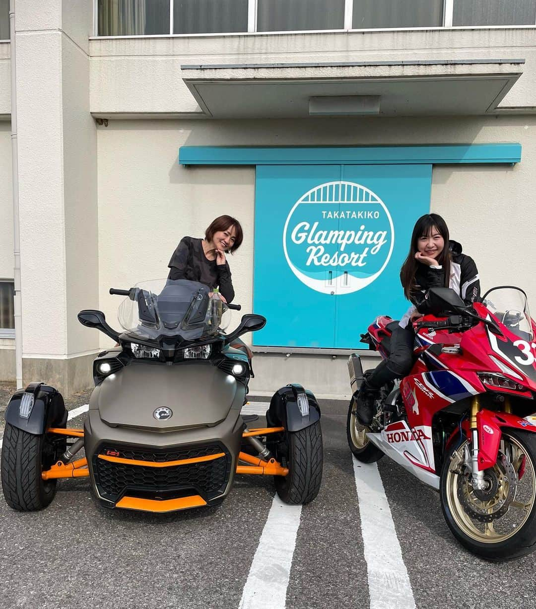 橋本志穂さんのインスタグラム写真 - (橋本志穂Instagram)「バイク仲間とツーリング 高滝湖グランピングリゾートへ〜  紫陽花ロードとか トンネルとか 色々コース決めてましたが グランピングが楽しすぎて、 童心に帰って遊んでしまいました。  ここでもちょこちょこ紹介していきますが、 YouTubeにまとめています。  驚くほどチャンネル登録者が少ない私のYouTubeですが よかったら覗いてみてください。  https://youtu.be/C5hmbZ1p71w  #橋本志穂 #バイク女子　 #brp　#can-am #SPYDERF3 @cbr250rrmika  @takeshi.m9」5月21日 13時59分 - shihohashimoto3