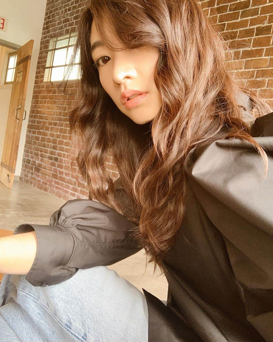 久保杏奈さんのインスタグラム写真 - (久保杏奈Instagram)「昔こういうパーマかけてたの思い出した😺  #hair#makeup #shooting#frontanna」5月21日 14時35分 - ___iam_anna___