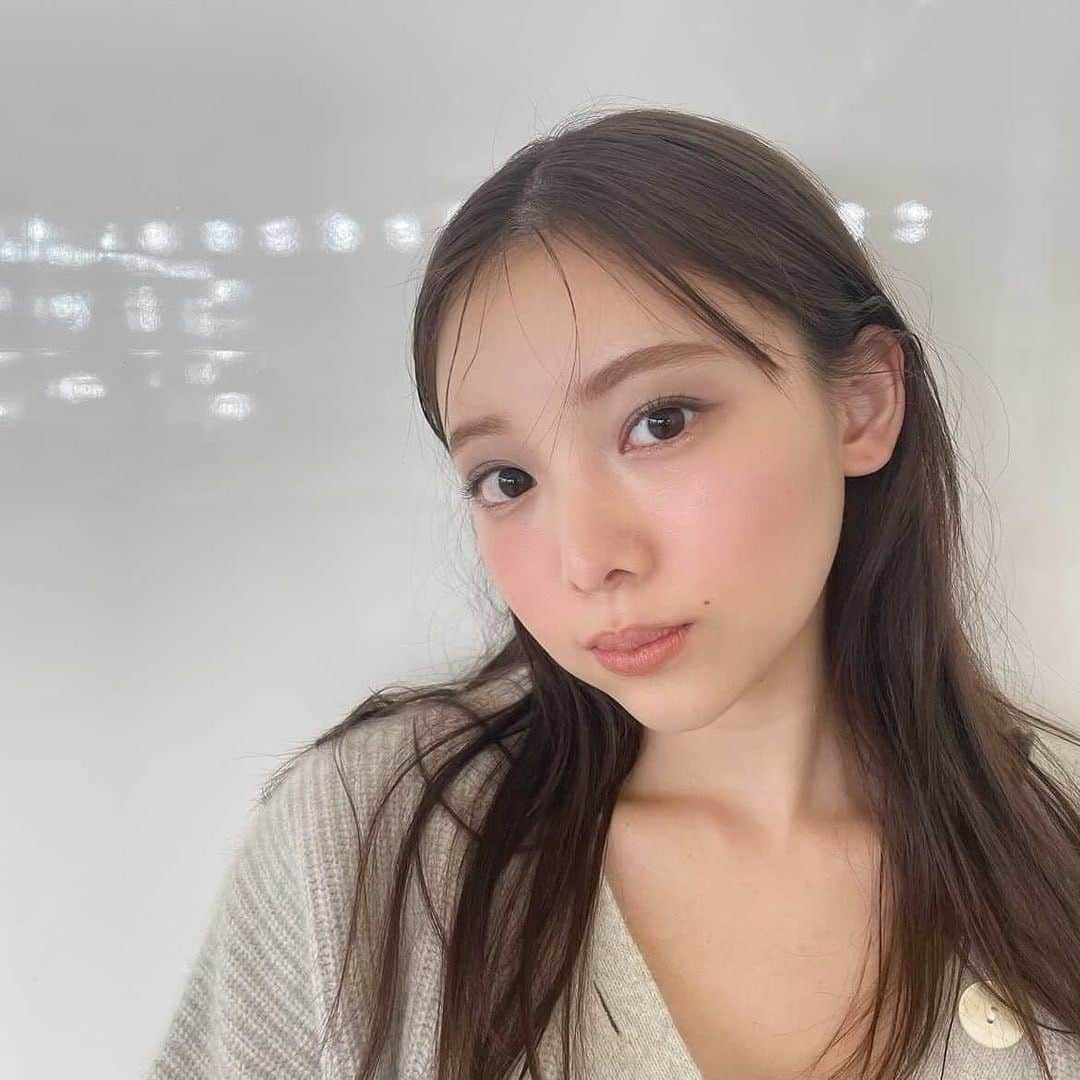 美女naviさんのインスタグラム写真 - (美女naviInstagram)「【美女navi ☻*】春メイク😍 * * 今回ご紹介させていただく方は❤️ 稲垣莉生 さん ▶️▷ @sep17ri * * # Repost . . 春はメイクがたのしい😚😚😚 プライベートでもちゃんとメイクしよう🤫 . . 稲垣莉生 さん のアカウントには 他にも素敵な投稿が(*´﹀`) ぜひ覗いてみてくださいね🧡 * * * 美女navi掲載希望の方は⇒ @bijo_navi ❤️と # ビジョナビ タグ付け * 10代限定姉妹アカウント 美少女navi掲載希望の方は⇒ @bishojo_navi 💛と # ビショウジョナビ タグ付け * お願いします✨✨ * * 次回もお楽しみに...😍 * * #リップ  #コスメ #美肌 #大人可愛い #女子力 #セルフィー #女子力アップ #naturalbeauty #美肌ケア #メイク #春メイク #マスカラ #ナチュラルメイク #アイメイク #オトナ女子 #美容好き #美容マニア #セルフィー女子 #さらさらヘアー #ロングヘア #オトナ可愛い #キラキラメイク #女子力向上」5月21日 15時00分 - bijo_navi