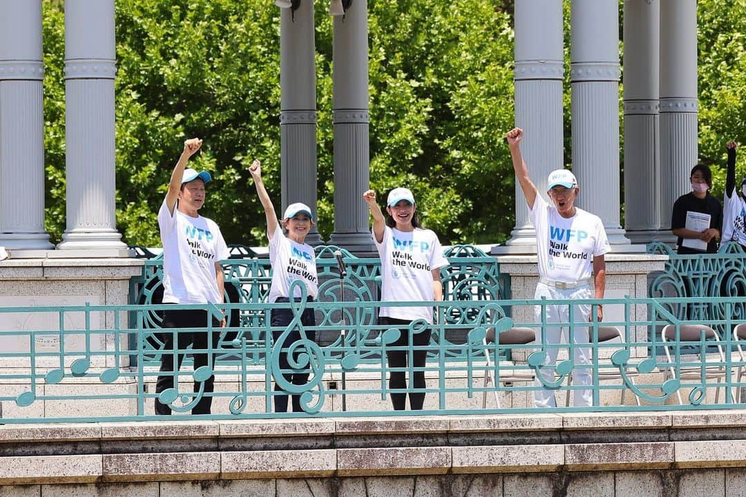 安藤美姫さんのインスタグラム写真 - (安藤美姫Instagram)「When I went to support  “Walk The World 2022 in Nagoya” With WFP in Japan.  第1回WFPウォーク・ザ・ワールド 名古屋のスペシャルゲストとしてお声がけ頂き参加させて頂きました！  🍀WFPウォーク・ザ・ワールドとは🍀  途上国の子どもたちの飢餓をなくすために国連WFPが開催するチャリティーウォークで 参加費の一部は国連WFPの学校給食支援に役立てられます🍙  今後も皆さんの一歩で子ども達の未来が広がり夢へと繋がっていきます😌 是非サポートのほどよろしくお願いします🙇🏻‍♀️⭐️ そして今回ご参加された皆様 本当にありがとうございました😌🙏  #wfp  #wfpウォークザワールド  #wfpウォークザワールド名古屋 #チャリティーイベント  #ウォーキングイベント #竹下景子 さん #安藤美姫 #mikiando」6月19日 16時12分 - miki_m_ando0403