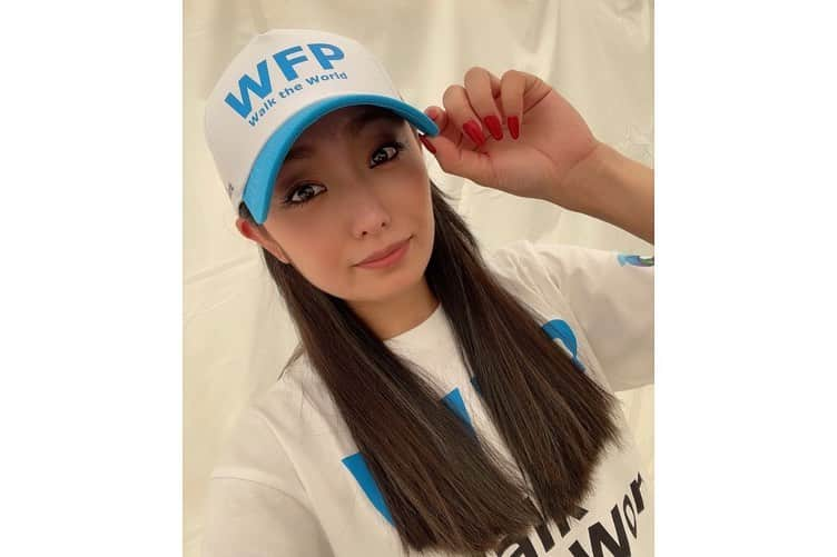 安藤美姫のインスタグラム：「When I went to support  “Walk The World 2022 in Nagoya” With WFP in Japan.  第1回WFPウォーク・ザ・ワールド 名古屋のスペシャルゲストとしてお声がけ頂き参加させて頂きました！  🍀WFPウォーク・ザ・ワールドとは🍀  途上国の子どもたちの飢餓をなくすために国連WFPが開催するチャリティーウォークで 参加費の一部は国連WFPの学校給食支援に役立てられます🍙  今後も皆さんの一歩で子ども達の未来が広がり夢へと繋がっていきます😌 是非サポートのほどよろしくお願いします🙇🏻‍♀️⭐️ そして今回ご参加された皆様 本当にありがとうございました😌🙏  #wfp  #wfpウォークザワールド  #wfpウォークザワールド名古屋 #チャリティーイベント  #ウォーキングイベント #竹下景子 さん #安藤美姫 #mikiando」