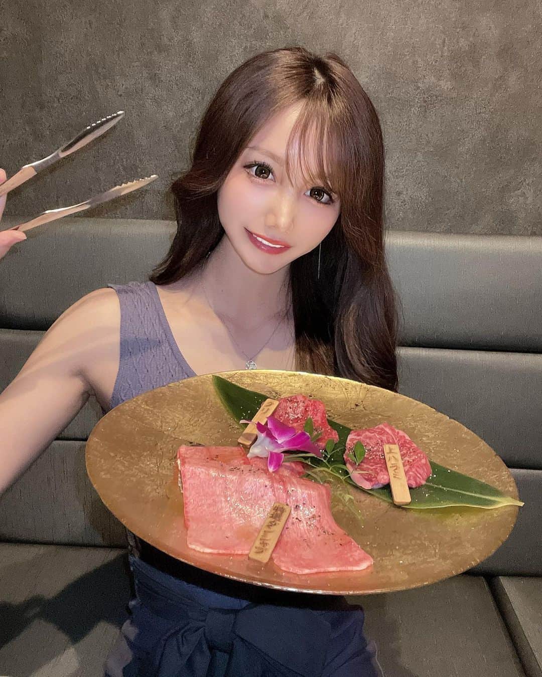 ひよこ先輩のインスタグラム：「🥩 用事で埼玉の方に行ってたので 埼玉の大宮駅にある 今年オープンしたばかりの焼肉屋さん 『OBORO』に行ってきた🏃‍♀️ どれもめちゃくちゃ美味しすぎたし 高級感溢れる店内で広い個室もあり デートにもオススメ😍 このクオリティでコスパよくてびっくりした😳！ . PR @oboro_yakiniku #個室焼肉 #OBORO #大宮焼肉 #埼玉焼肉 #大宮ディナー #大宮グルメ #a5和牛 #トリドリベース　#埼玉　#大宮　#焼肉」