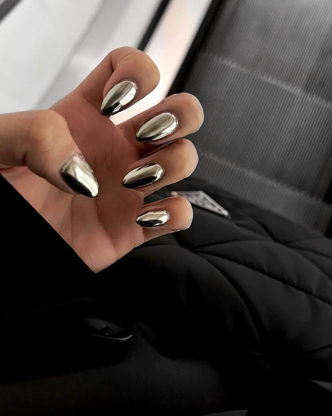 美月さんのインスタグラム写真 - (美月Instagram)「mirror nail 💠」6月19日 17時09分 - mimi.724