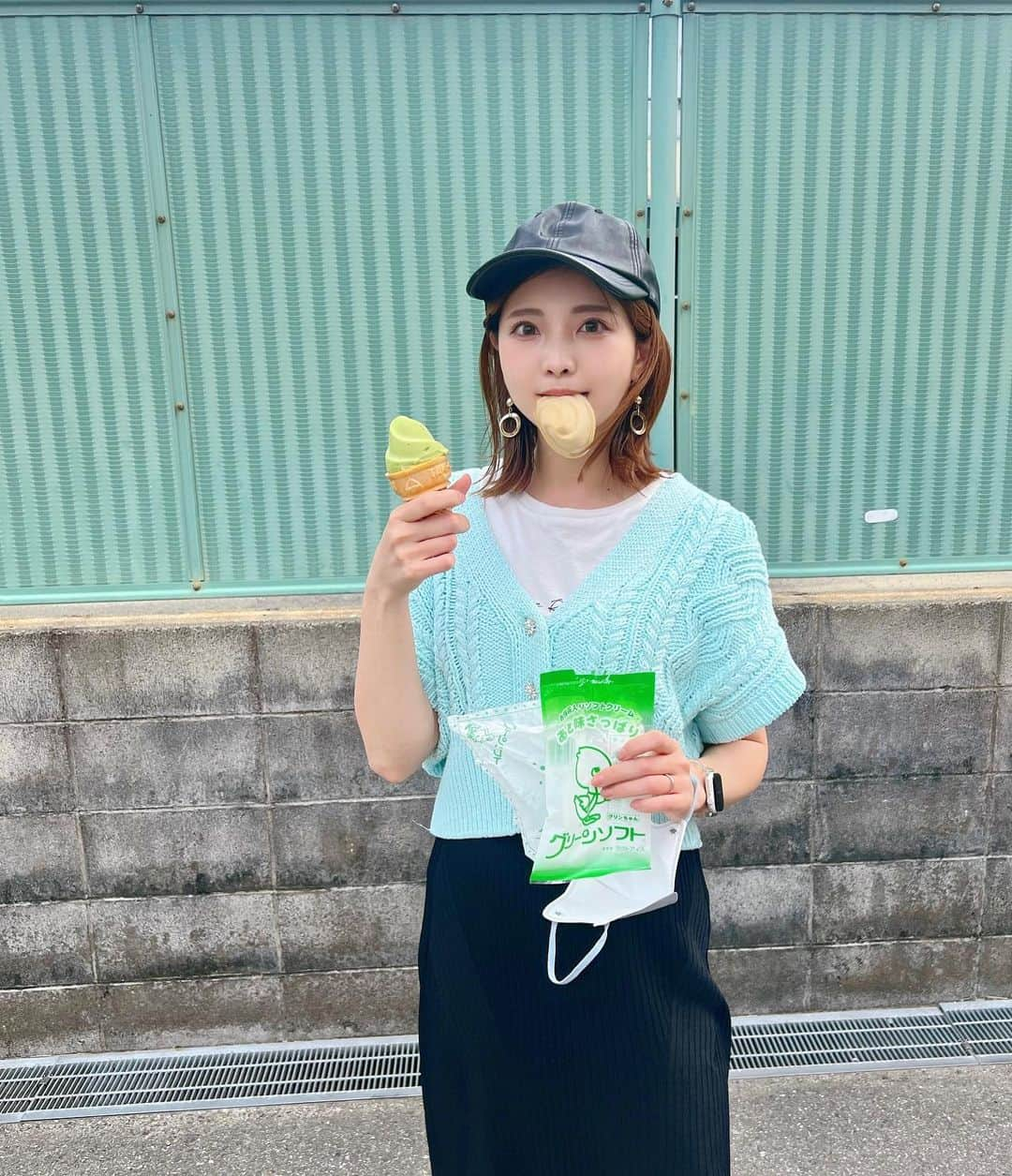 本谷紗己のインスタグラム：「#グリーンソフト 綺麗に上の部分取れました🍦  #サマータイムレンダ　との コラボ商品とはまだ出会えていません🍦💚  #なんて素敵な和歌山なんでしょう  #insta_wakayama  #wakayama #さぴ和歌山　#和歌山 #ソウルフード　 #玉林園 #抹茶アイス #熱中症 に気をつけていきましょう🌞 #わくわく編集部」