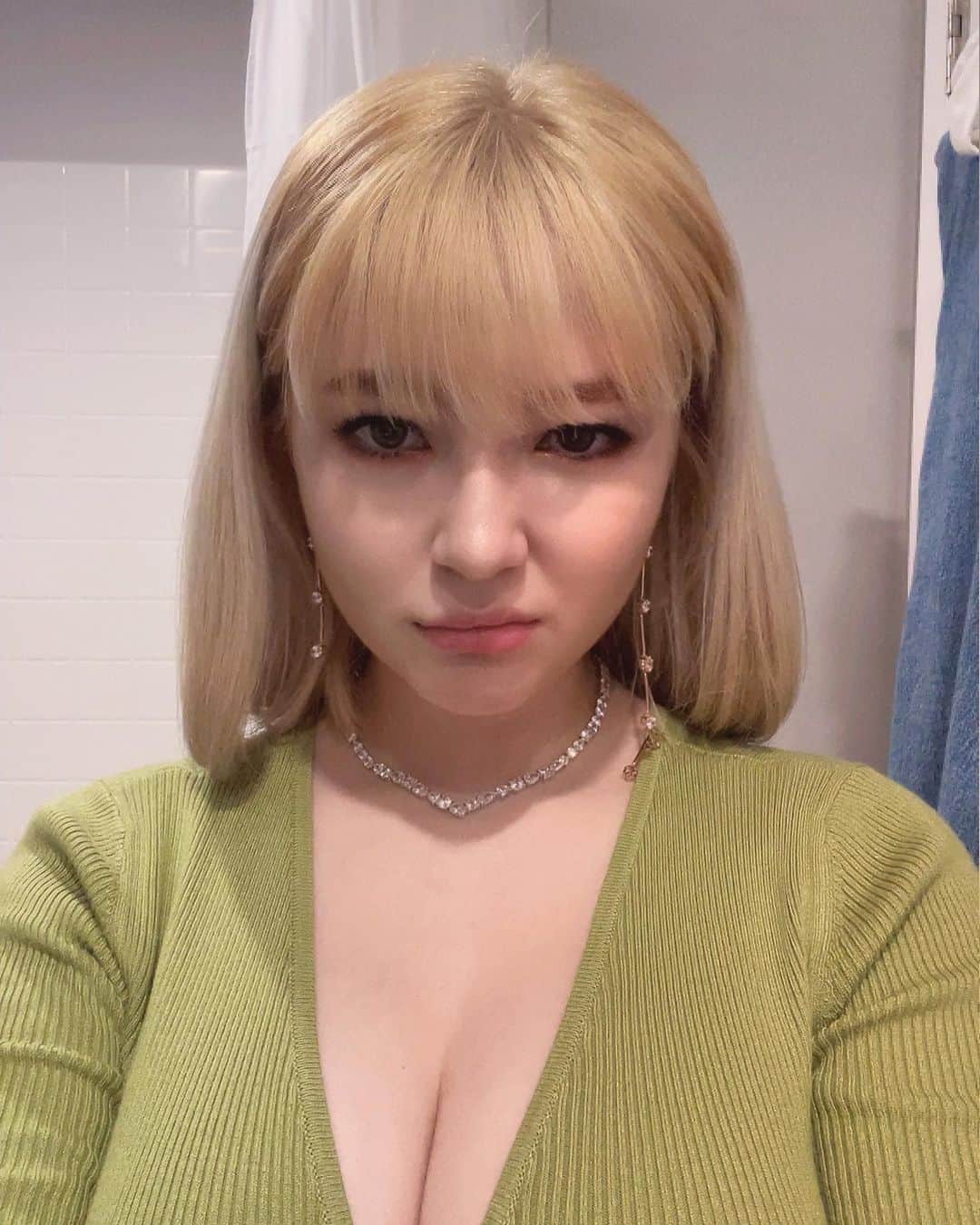 Shannonのインスタグラム：「Slide to the last image for a mini surprise 🥸」