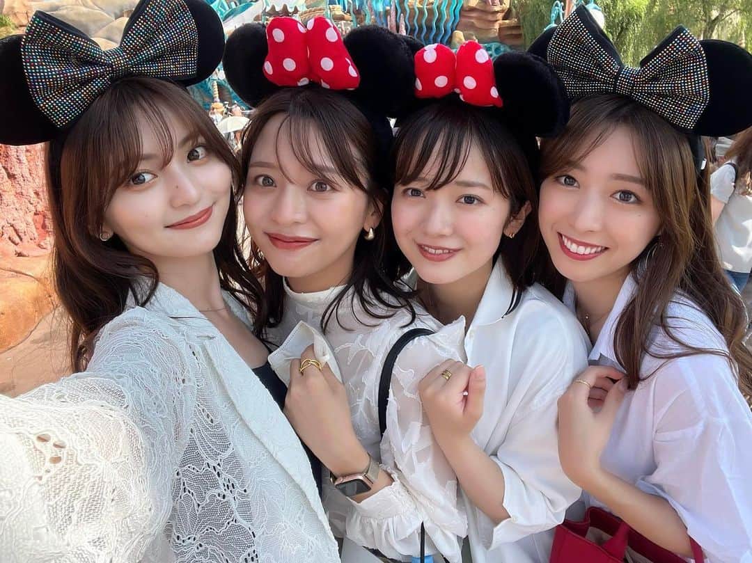 依田奈波さんのインスタグラム動画 依田奈波instagram 夏のディズニーは動き回るからプチプラコーデに 会社の同期達と有給ディズニー この日は夕方の空が本当に綺麗で感動した 今週は2回もディズニーに行けて満喫できました 明日からまた頑張ろ