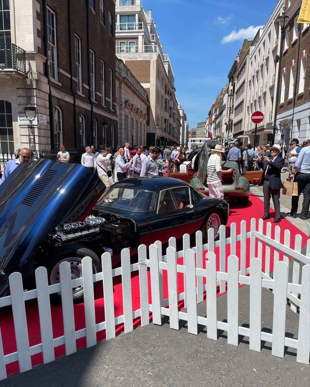 ギーブス&ホークスさんのインスタグラム写真 - (ギーブス&ホークスInstagram)「The Concours on Savile Row in full swing」6月15日 21時54分 - gieveslondon