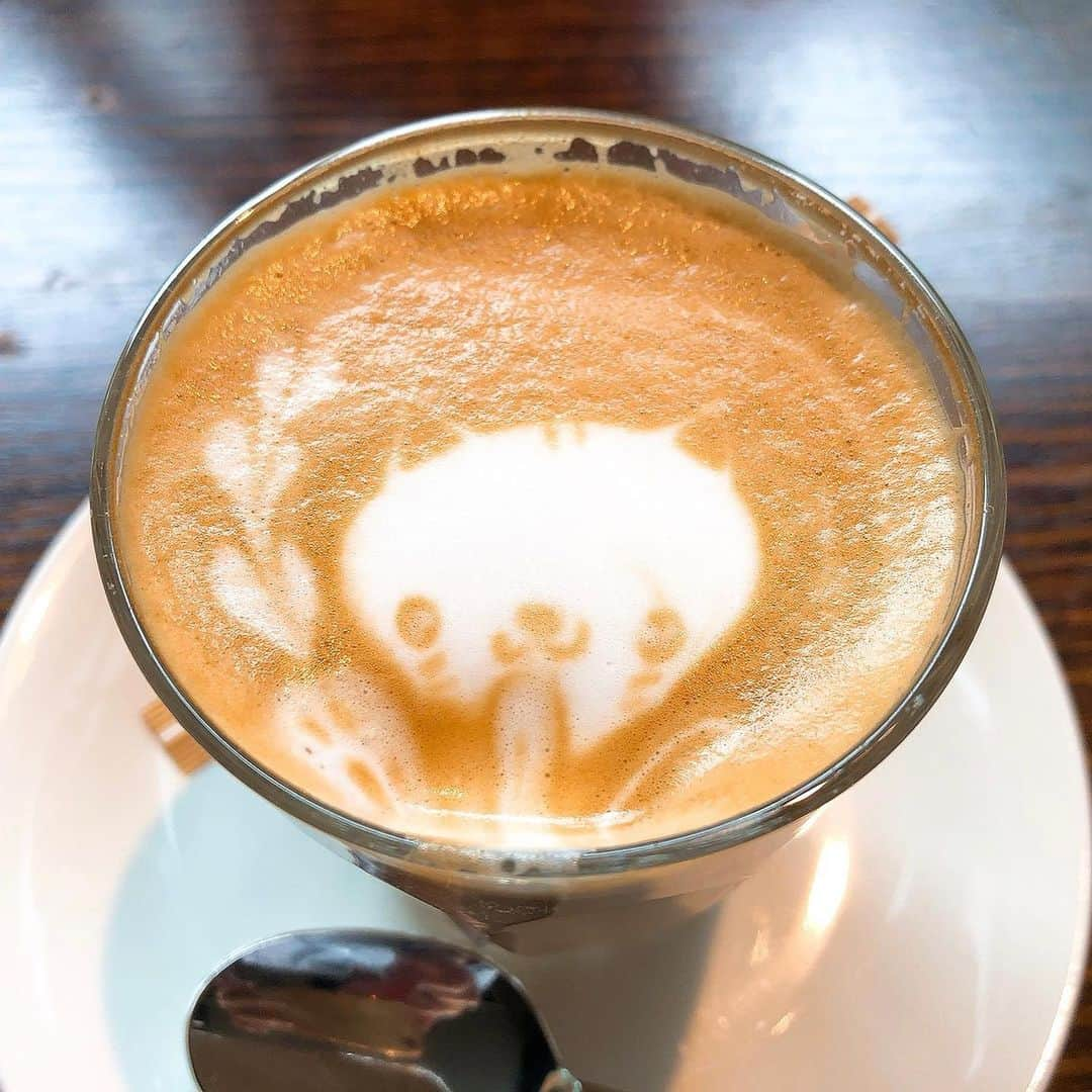 Natsukiさんのインスタグラム写真 - (NatsukiInstagram)「カフェラテのラテアート可愛い❤︎  #cat  #cafe」6月15日 13時44分 - milky517