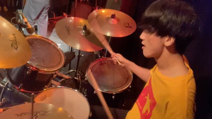 マスダシンのインスタグラム：「techmoris@2022/6/14下北沢basementbar  対バンのドラマーみんな凄かったしズボンズ、ドンマツオさんのThe9O$が最高でした」