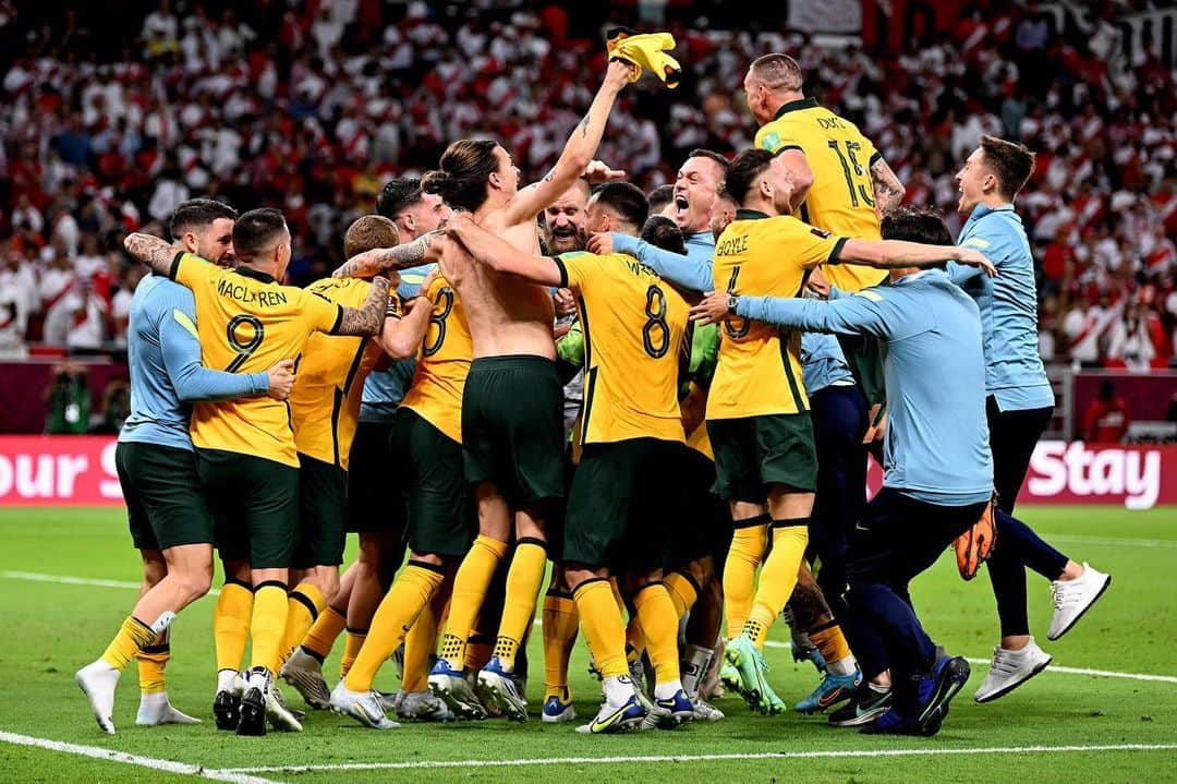 マシュー・レッキーのインスタグラム：「What a night it was.. against all odds we got this team and this country to another World Cup I’m so happy to be a part of this family and not many believed we could do it but we all knew we had it in us. Not a bad way to go into some time off and quality time with the family 🙌」