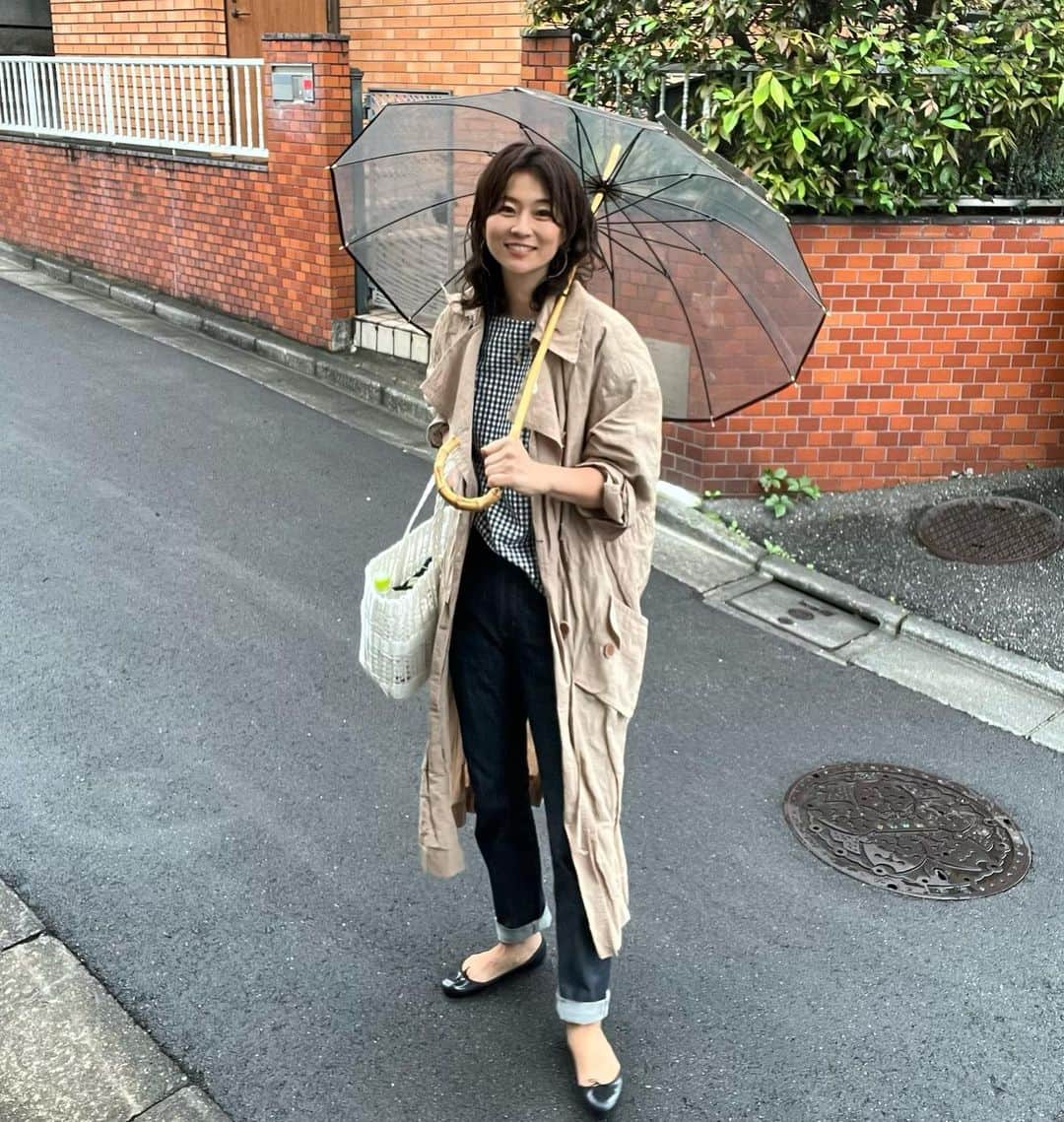 五明祐子さんのインスタグラム写真 - (五明祐子Instagram)「おニューの　@traditionalweatherwear の傘で雨の日のお出かけも楽しく💙💙💙  #コーディネート#少し#雨の日」6月15日 17時21分 - gomyoyuko