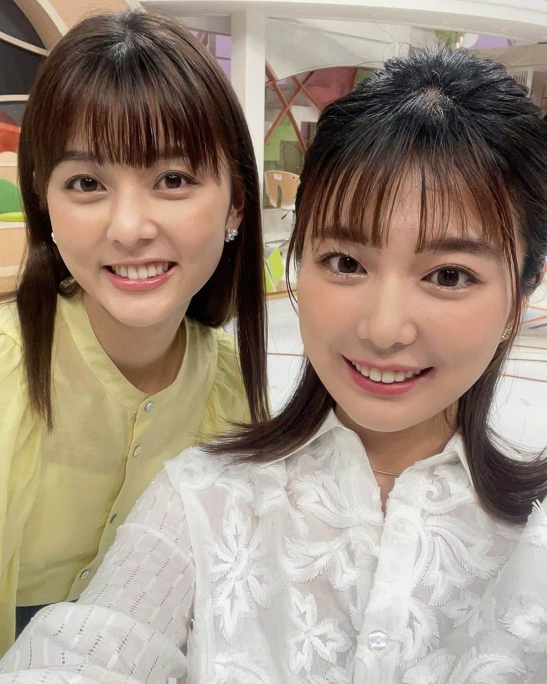 黒田みゆのインスタグラム：「インスタ、何を載せよう…と思っているうちに気づけば前の投稿から2週間以上経ち、 今年上半期も終わりそうになっていました。反省です。 時が経つのは早いですね🤔  ちょこちょこ撮り溜めていた梨那さんとの写真🐈 新人の頃からチューターとしてお世話になっていて 今でも仕事のことはもちろん、プライベートのこともなんでも相談できる梨那さん🐈 アナウンス部の先輩やzeroのスタッフさんにも似てるね、とよく言ってもらえるのですが、それが私は嬉しいのです🐈  #佐藤梨那 アナウンサー #newszero  今日もよろしくお願いします」