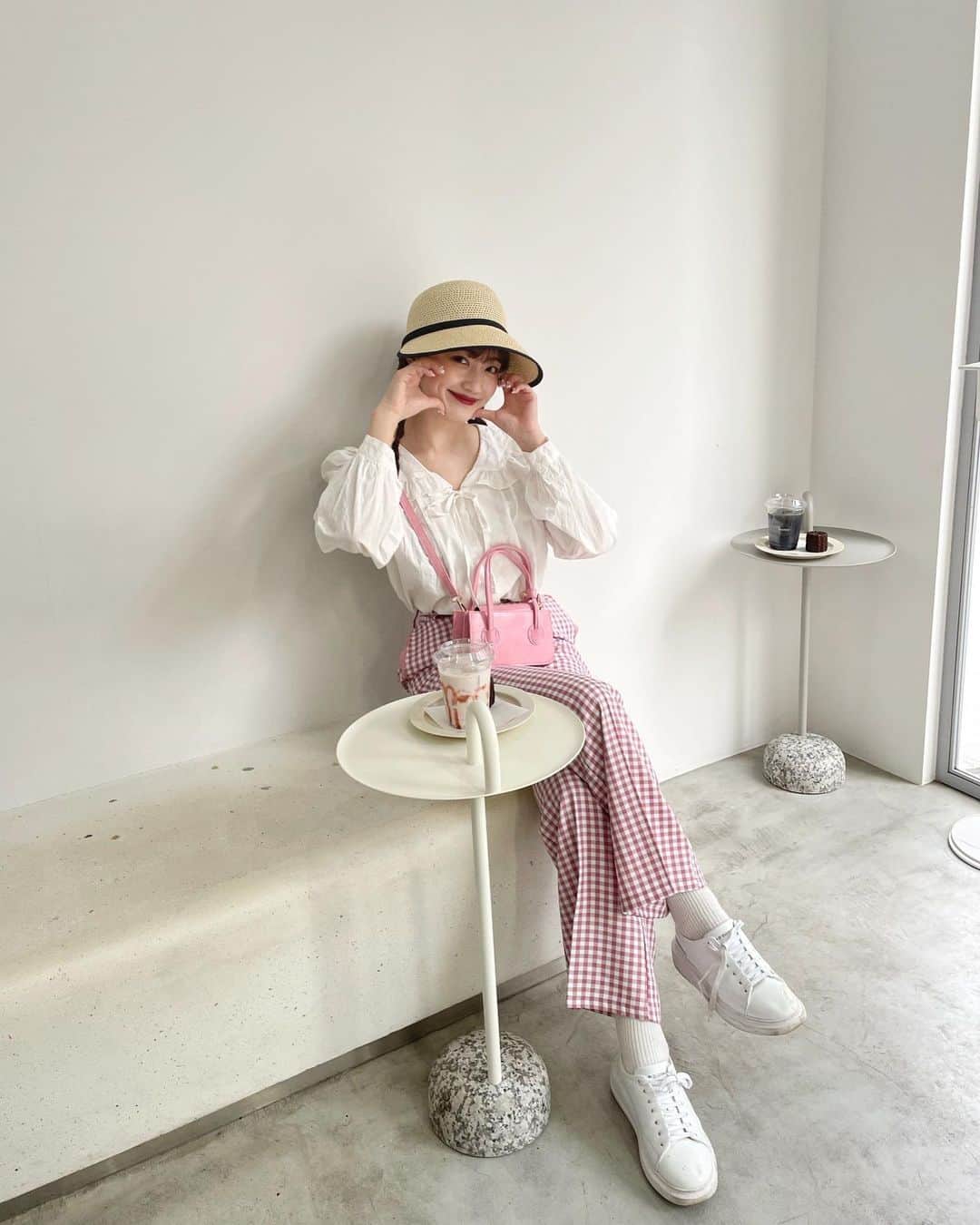 河﨑莉奈のインスタグラム：「딸기우유 🍓🥛🎀」