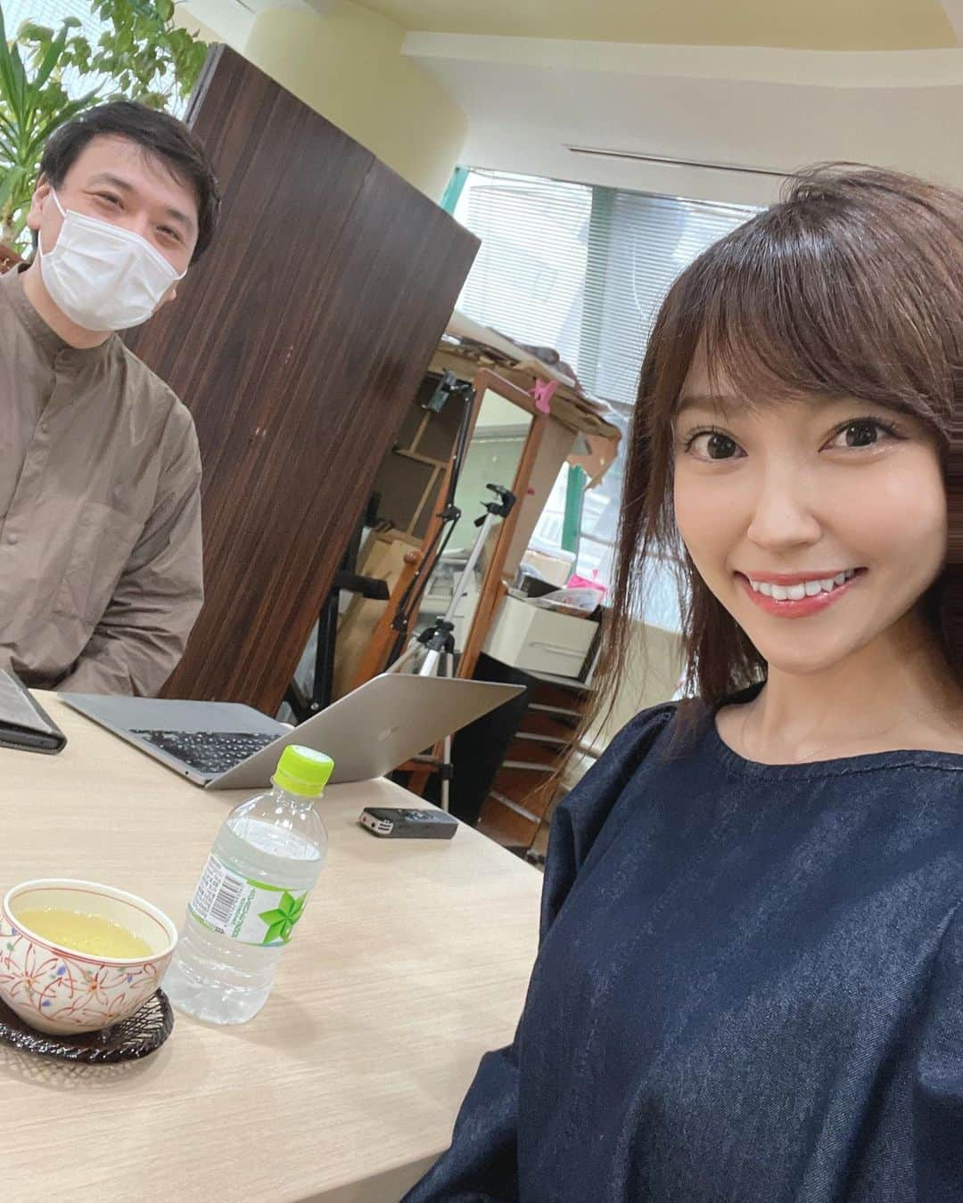 中川祐子のインスタグラム：「今日は月刊ENTAMEさんの インタビュー取材でした✨ . ライターの徳重さんから 私のこれまでの軌跡について 色々とご質問頂きました😊 . 徳重さんには7年前の 写真集発売イベントでもお世話になったので、 かなりお久しぶりの再会！！ . 全然変わってない！とか やっぱり可愛いですね！なんて お褒め言葉でたくさん持ち上げられ、 嬉しくなって(もちろんお世辞だとわかっててもw) まんまと調子に乗って盛り上がり あんなことやこんなことまで(?) 話してしまいましたー😂w . どんな記事が掲載させるのか… ドキドキ💓 . 乞うご期待⁉️笑 . #月刊エンタメ #インタビュー取材 #entamenext  #撮影 #久しぶりの再会 #インタビュー記事 #徳間書店 #楽しかったー ☺️笑 #ありがとうございました」