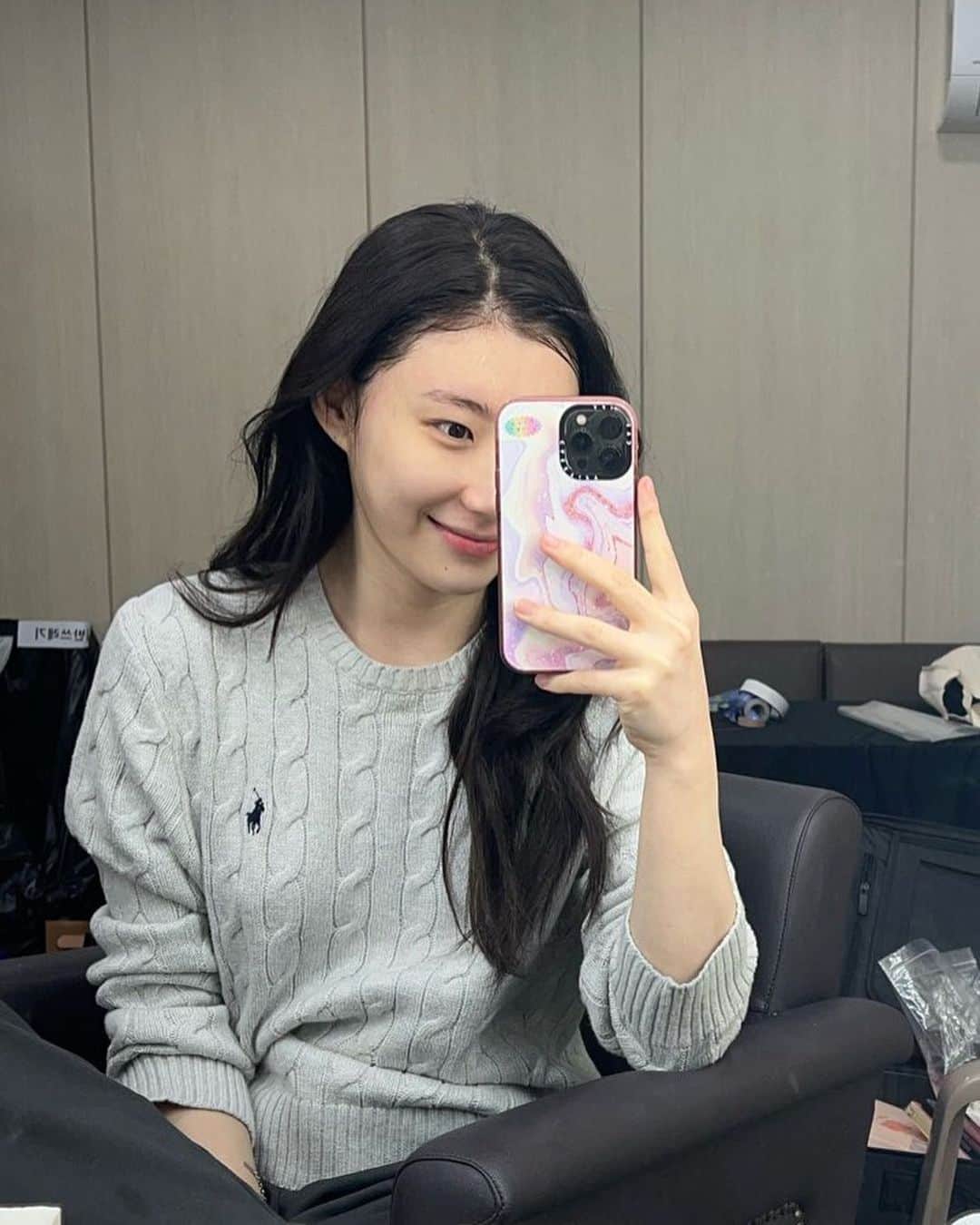 チェリョンのインスタグラム：「her bare face hits different ✨」
