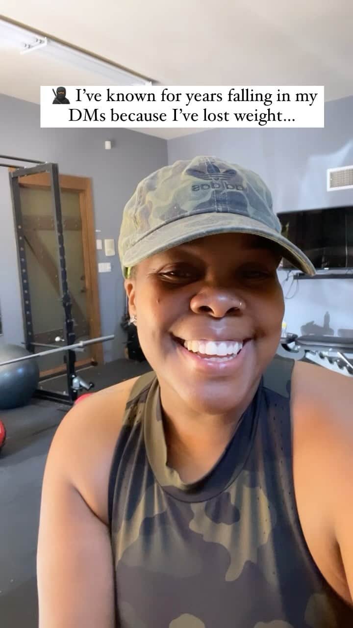 アンバー・ライリーのインスタグラム：「Keep that same fatphobic energy player. Ain’t 💩 changed over here but the scale. BIG DOT」