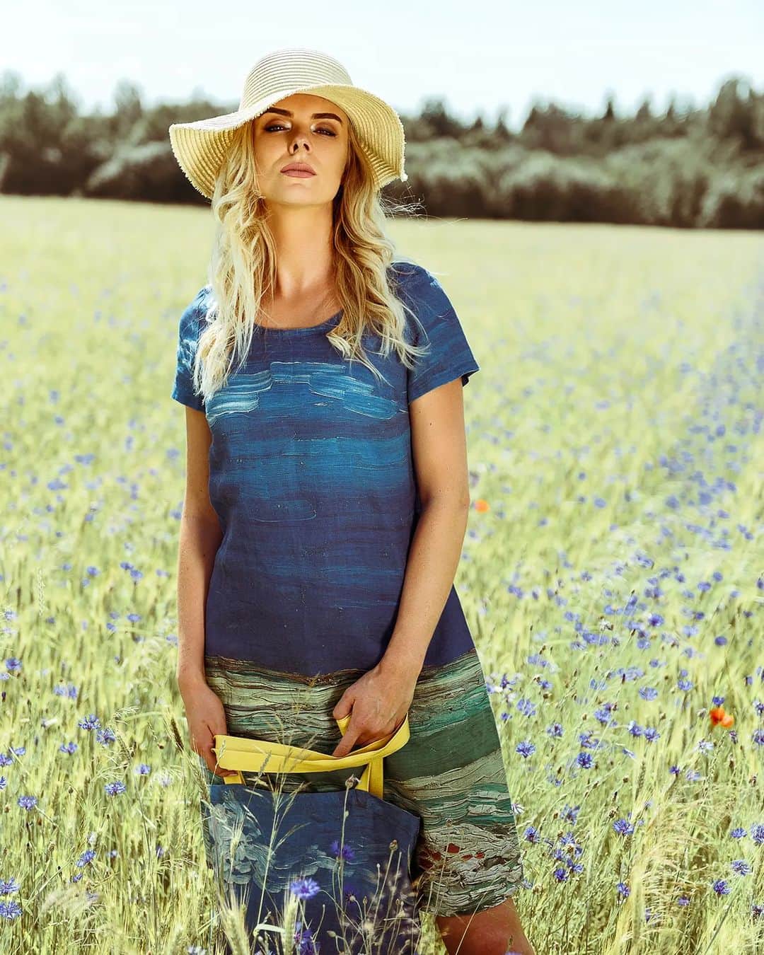 ティネスのインスタグラム：「Choose natural linen dress for your summer adventures 👗 Linen is breathable, antibacterial and has thermo regulation qualities.  We have received new sizes and now this gorgeous dress is available in size 36, 46 and 48. Enjoy a 15% discount when shopping online! 🛍  WWW.TINES.LV WORLDWIDE SHIPPING」