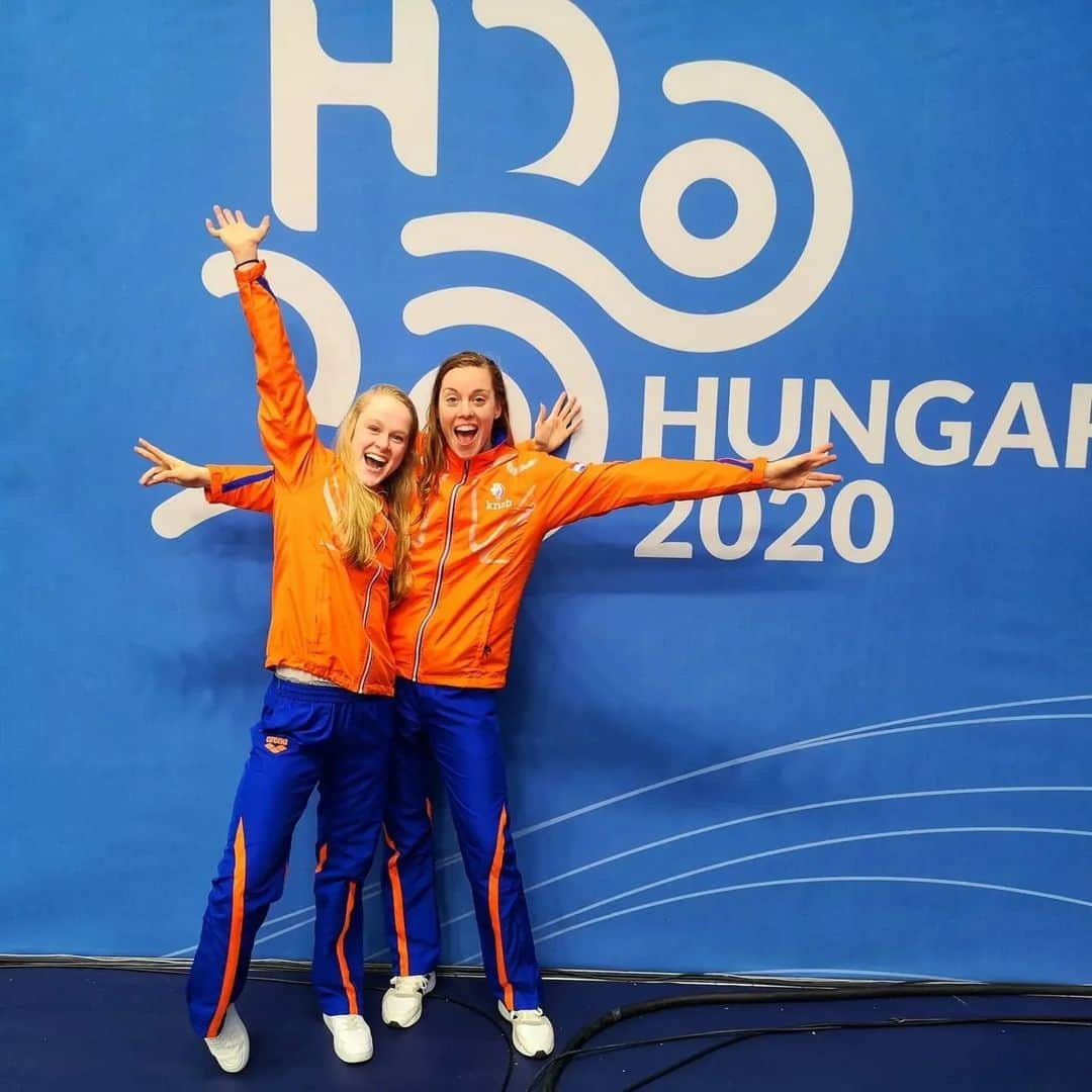 フェムケ・ヘームスケルクさんのインスタグラム写真 - (フェムケ・ヘームスケルクInstagram)「World Championships in Budapest WITH crowd in the stands 🤩❤️. It doesn't get much better than that! Made some special memories myself in that pool 🥇 and can't wait for my former teammates and international friends make theirs in the coming week. Will support you with whole my heart. Go enjoy yourself 💙  I will be in the @nossport studio for a few days during the week (18 - 25 June) 🤗🎤 . . #Budapest2022 #TeamNL #TB #Memories」6月16日 17時22分 - femheemskerk