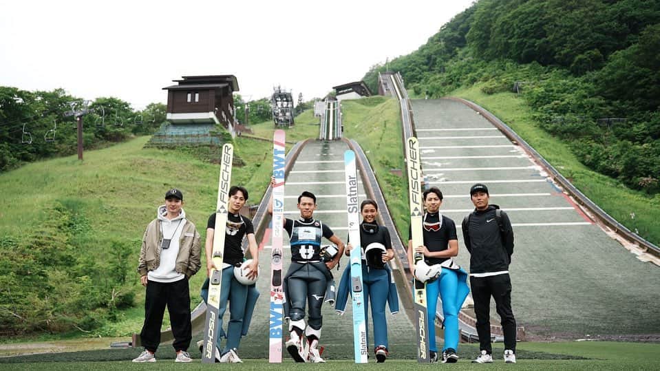 竹内寿のインスタグラム：「@teamtakuofficial  の練習に参加したときの写真。 ジャンプは良いスポーツだ！」