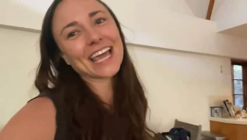 ブリアナ・エヴィガンのインスタグラム：「I Love you guys ❤️ can’t believe it’s almost been a year.  If you haven’t watched the full video head over to the @moveme.studio YouTube page to watch the whole coming to africa video.」
