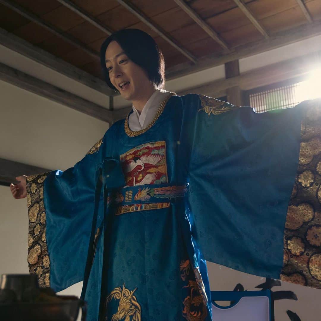 しろめし修行僧さんのインスタグラム写真 - (しろめし修行僧Instagram)「ハナコ岡部主演 #しろめし修行僧 ぶりあん(犬飼貴丈)が出会った絶品グルメ🍽  #神仙炉   ◆──────────────◆  色合い鮮やかに  海の幸、山の幸をふんだんに入れた  上品かつヘルシーな鍋！ 　　　　　　　　　byぶりあん ◆──────────────◆  #テレビ東京 #岡部大 #犬飼貴丈 #中山翔貴 #松平健 #グルメドラマ #グルメ #韓国料理 #宮廷料理 #ぶりあん飯  ©︎「しろめし修行僧」製作委員会」6月16日 14時40分 - tx_shiromeshi