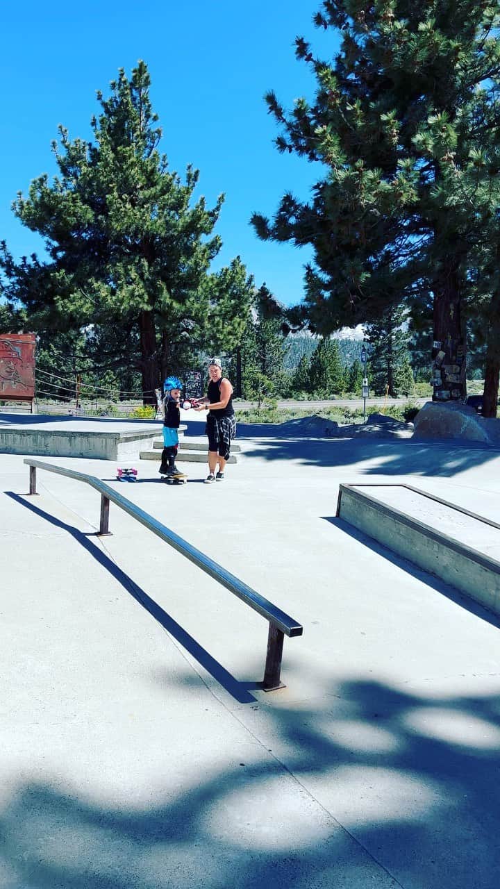 P!nk（ピンク）のインスタグラム：「Passing the torch (that board bit my ankle so hard 🤢 but the first thing he said was “mama are you ok?”) skateboarding is so fun!!!」