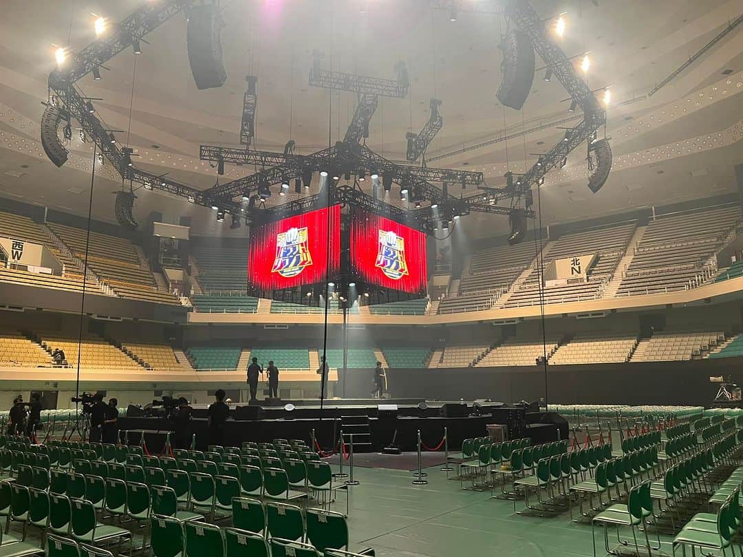 川尻恵太のインスタグラム：「先日、日本武道館で、みんなで演劇やりました。  次はどこでやりましょう。」
