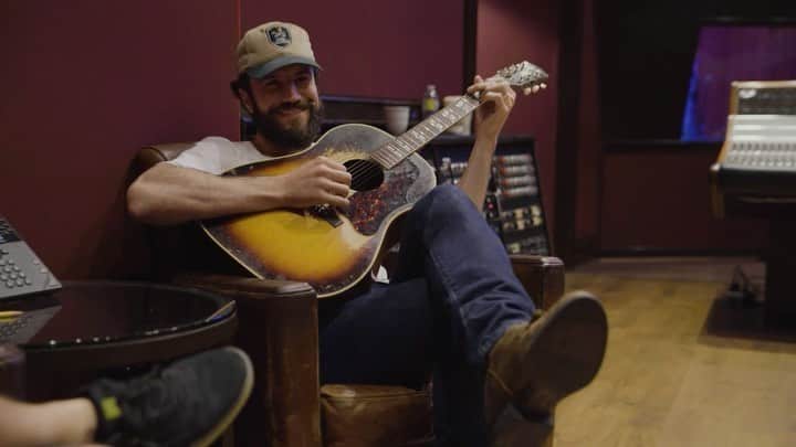 サム・ハントのインスタグラム：「Thank you @brent_cobb for bringing this song back into my orbit. I’ve been listening to nothing but you and @johnanderson all week.」