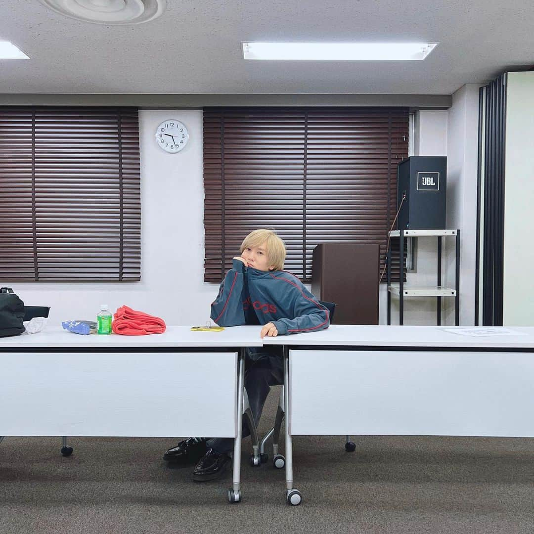 末吉9太郎さんのインスタグラム写真 - (末吉9太郎Instagram)「ツアー全落でご機嫌ななめなオタク」6月16日 17時33分 - 9taro_cubers