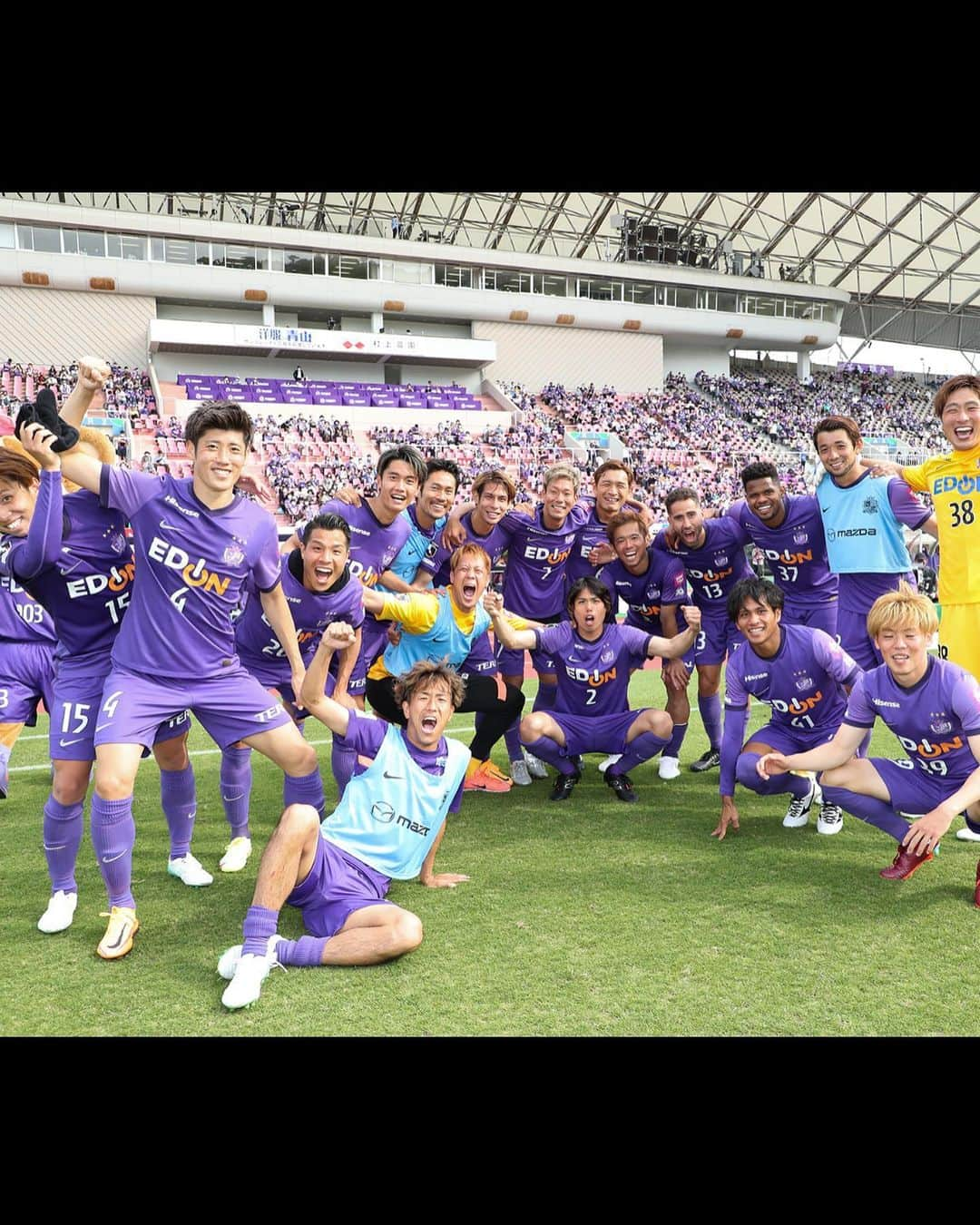 野上結貴のインスタグラム：「Jリーグ通算300試合  #サンフレッチェ広島#J1#170#横浜FC#J2#130#NIKE#SVOLME#NEWBALANCE」