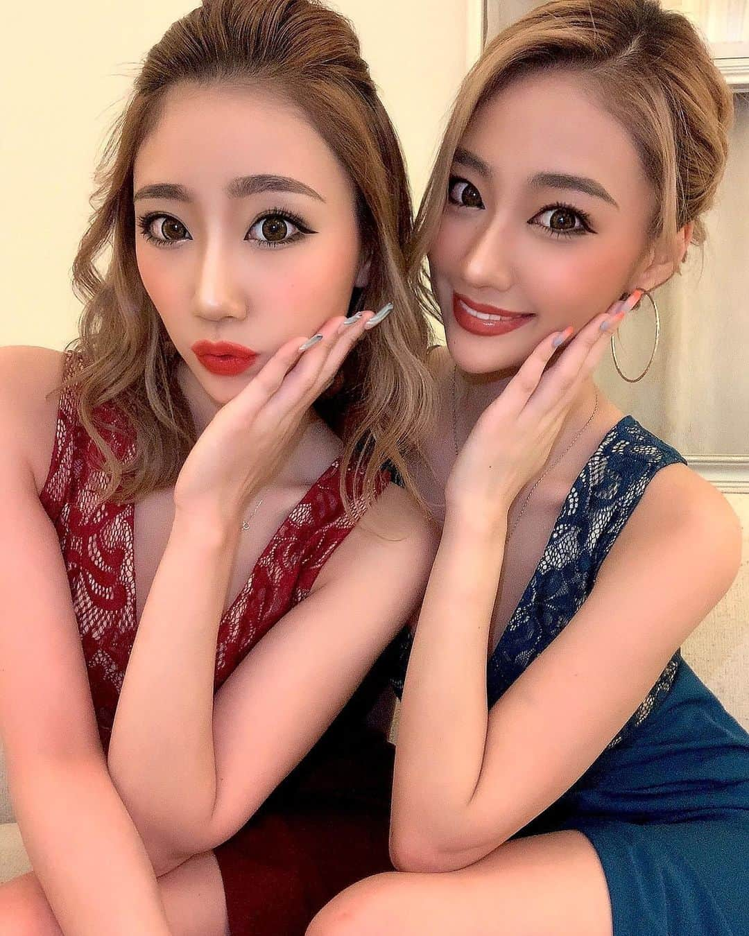 MIKUさんのインスタグラム写真 - (MIKUInstagram)「Twins❤️‍🔥❤️‍🔥 . #cyberjapan #サイバージャパン #双子」6月16日 21時23分 - miku_enamiku