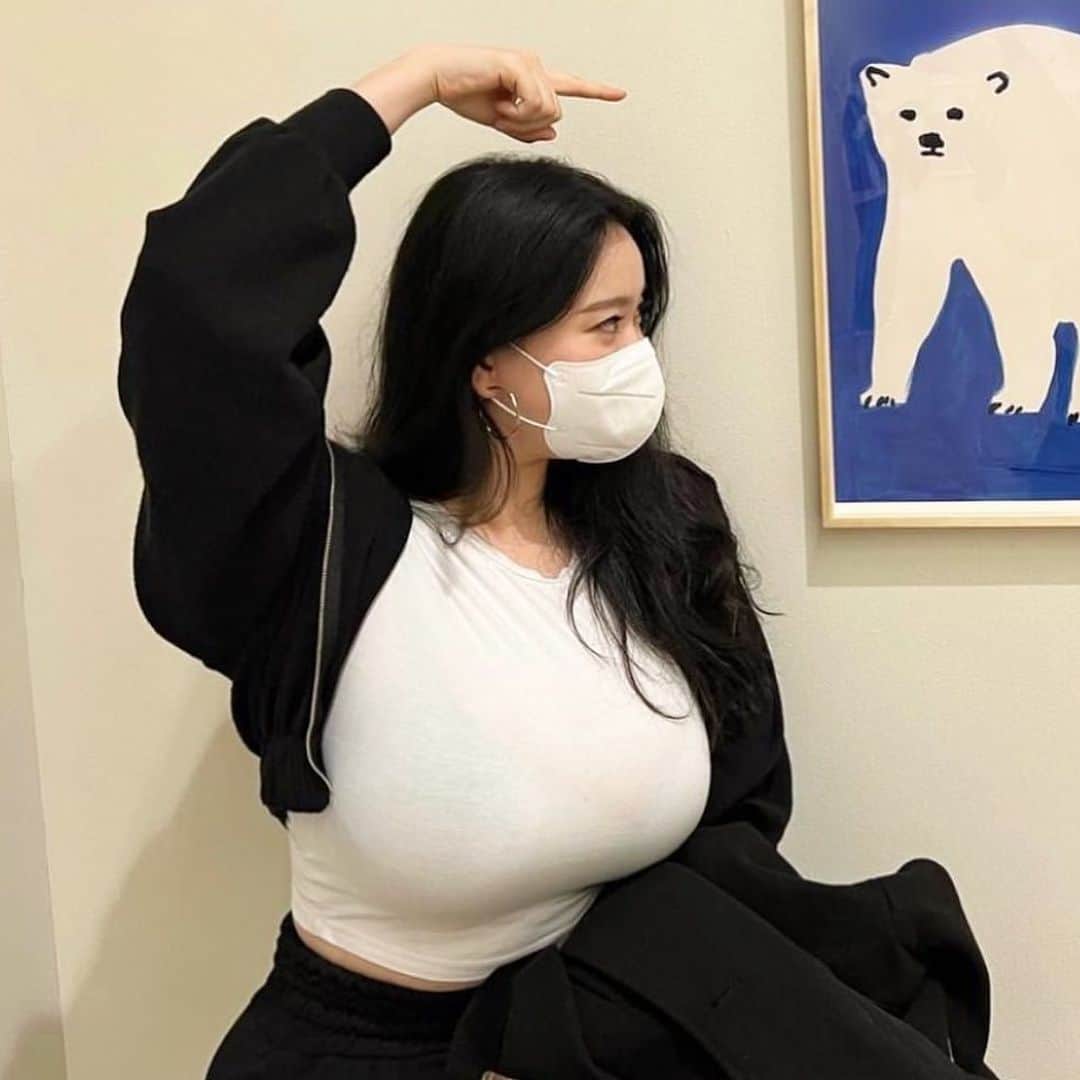BodyON Koreaさんのインスタグラム写真 - (BodyON KoreaInstagram)「🔥생각과 삶이 멋진 #운동 피플들을 #바디온코리아 는 응원합니다! | | wow @xxunnus2 👍😎💕 | | 🍀자신 or 주변 지인 중에 짐패션 핫피플 계시면 DM 보내주세요📩 | | #필라테스 #데일리 #셀피 #거울샷 #바디체크 #운동복 #bodycheck #fitnessgirl #seoul #girl #korean #selfie #ootd #koreangirl #yoga #yogapractice #pilatesinstructor #오하운 #오운완 #헬스타그램 #운동하는여자 #운동스타그램 #홈트 #필라테스그램 #필라테스운동」6月16日 22時03分 - bodyonkorea