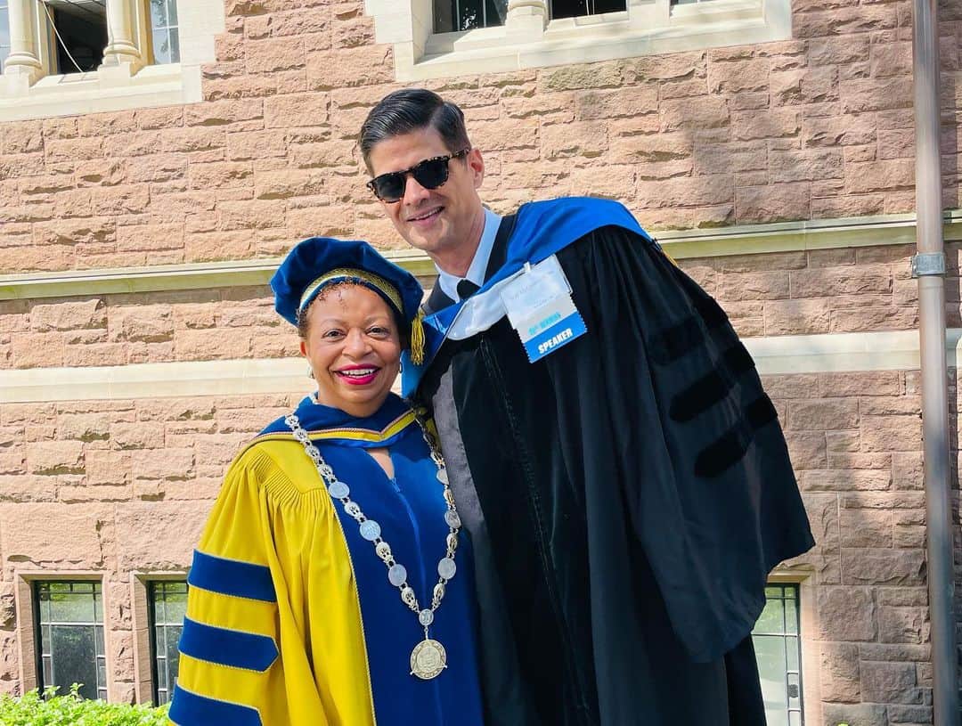 ウィル・マコーマックさんのインスタグラム写真 - (ウィル・マコーマックInstagram)「Last weekend I was honored to give the commencement address at my alma mater @trinitycollege  link to address in bio」6月17日 0時27分 - willmccormack