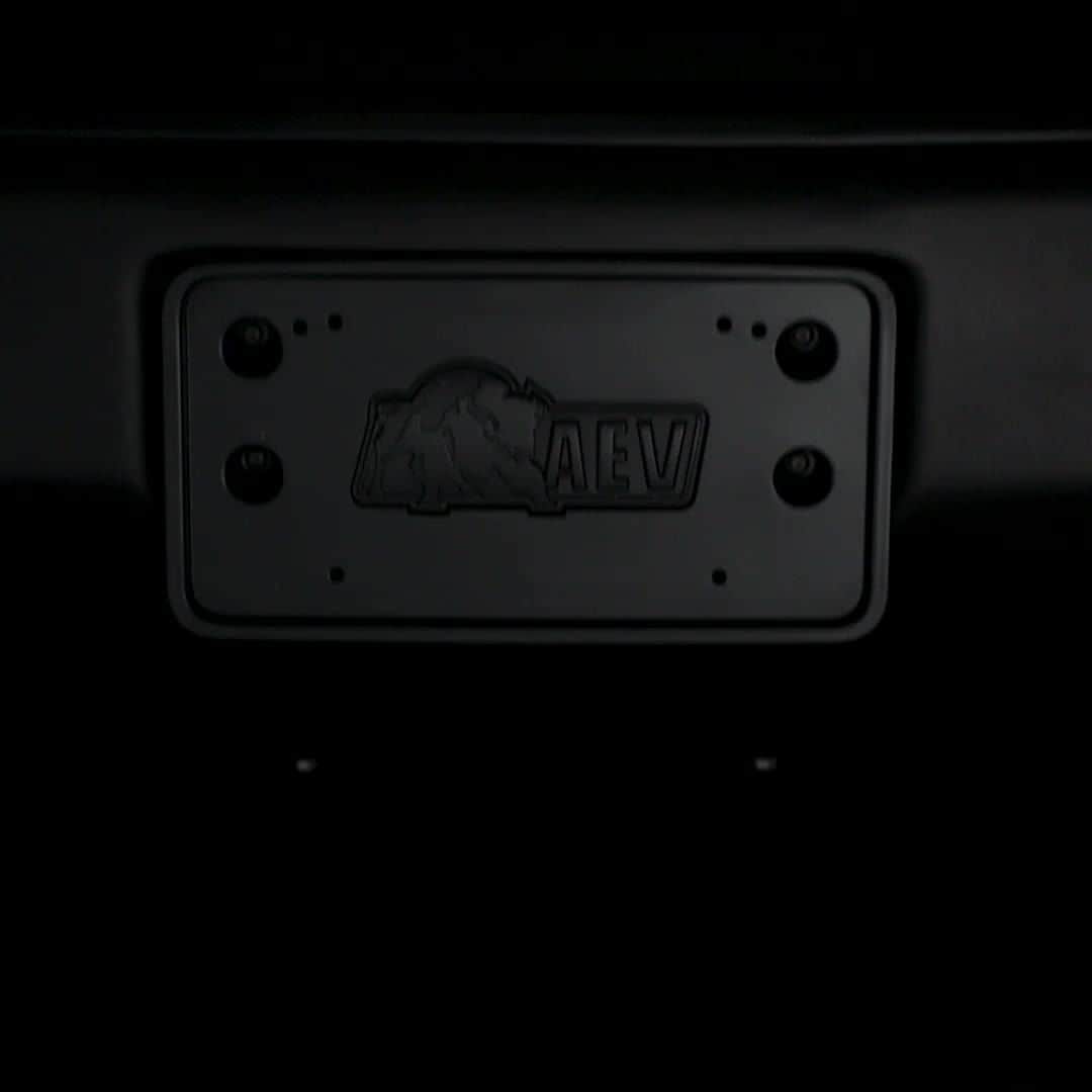 シボレーのインスタグラム：「Get ready to see it in the wild. The 2023 #Silverado #ZR2 Bison will make its debut this summer.」