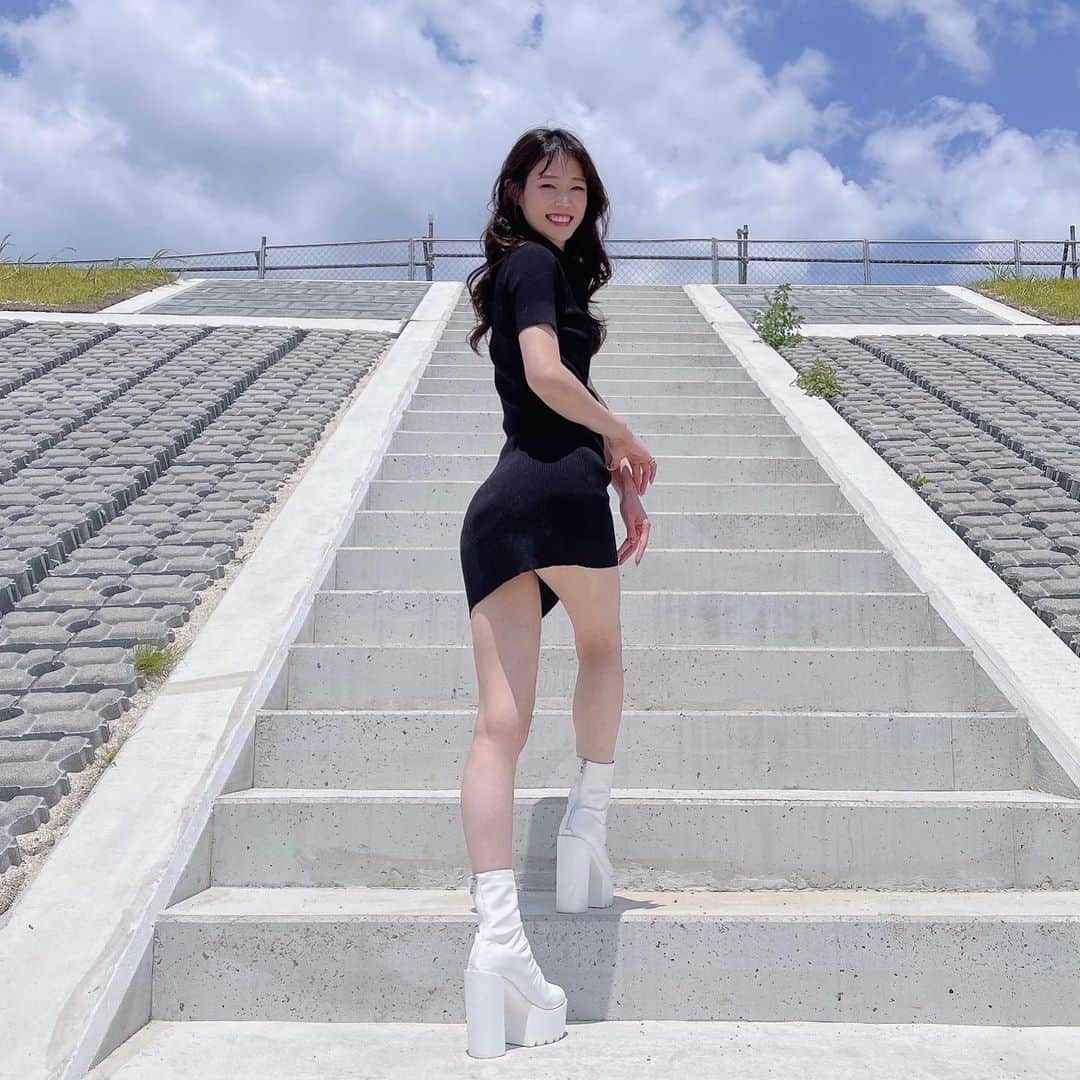 橘香恋のインスタグラム：「おはようございます🥰 ⁡ 前回の投稿に イイネとコメントありがとうございます💗 ⁡ ⁡今日は金曜日✨ 今週もお疲れ様です❣️ ⁡ ⁡素敵な週末をお過ごしくださいませ🎀 ⁡ ⁡ ⁡ ⁡ ⁡ ⁡ ⁡ ⁡ ⁡ ⁡ ⁡ ⁡ ⁡ ⁡ ⁡ ⁡ ⁡ ⁡」