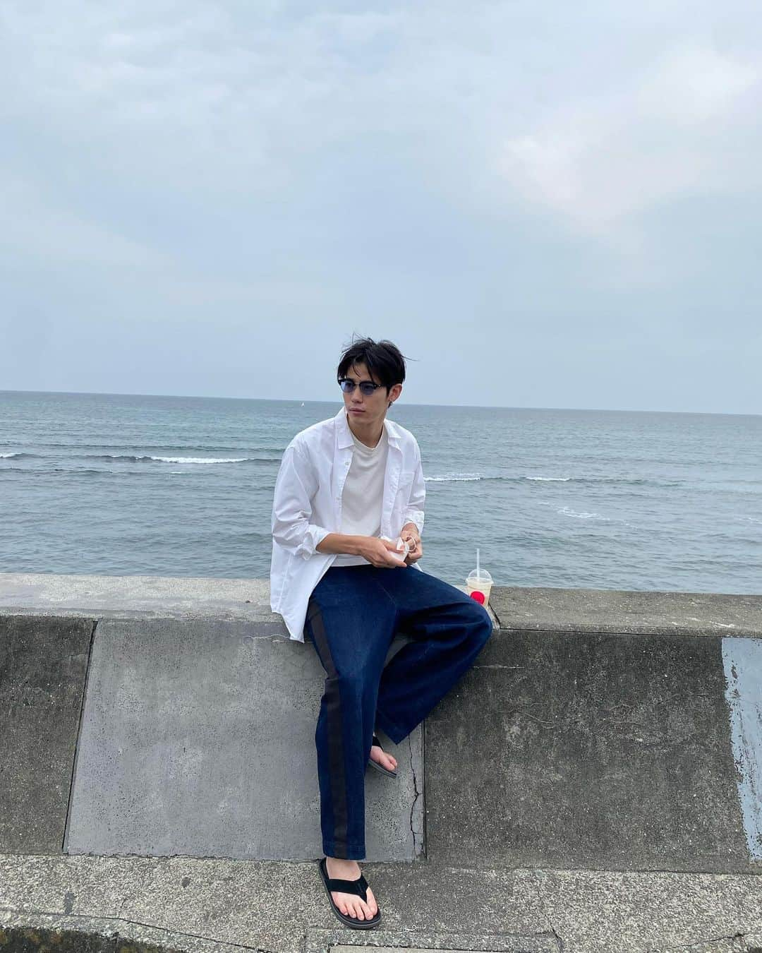 広瀬達也のインスタグラム：「久しぶりに海🏖  高校の同級生が働いてるなんて 知らなかった😊  #pacificdrivein  #パシフィックドライブイン」