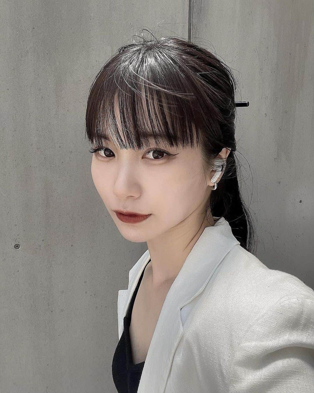 中村くるみのインスタグラム：「🤍  先日マツエクメンテナンスしてもらいましたෆ まつげが可愛くなってるんるんです🥹 いつもありがとうございますෆ Thx @_chuuuky @pooleye_harajuku 🖤  あと、 肩こりがもう慢性肩こりでガチガチで体全身がだる重くて大変😢 すごい悩んでたんですけど 先日肩ハイフをしてもらったら少し楽になりましたっ！ ありがとうございますෆ Thx @byousokukogao_minami」