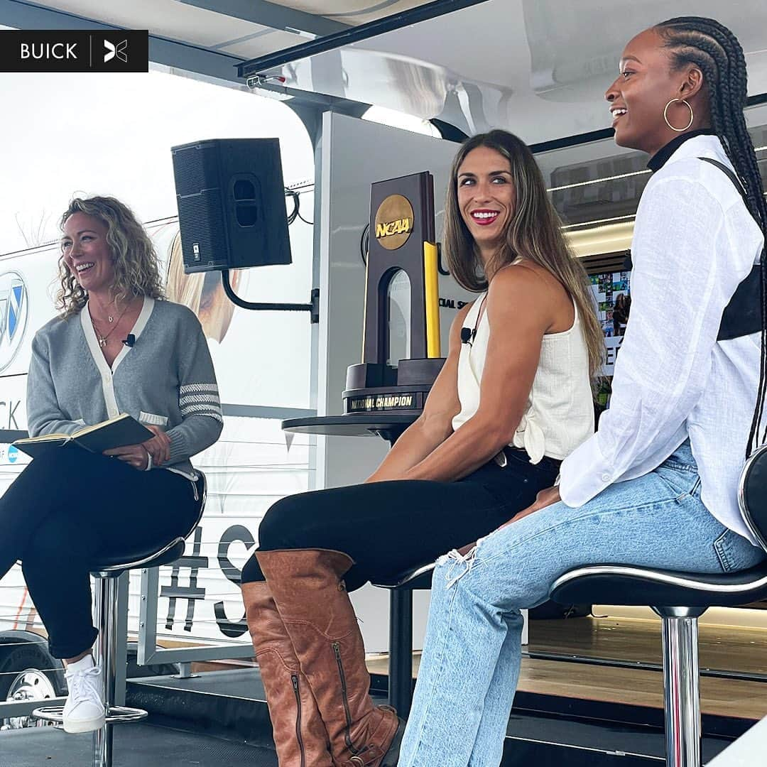 ダリラ・ムハマドさんのインスタグラム写真 - (ダリラ・ムハマドInstagram)「Had so much fun talking to @brooke_baldwin and @vallman123 at the @buickusa Huddle with @togethxr! Love that we're building a community focused on highlighting the success of athletes now and creating space for the athletes of the future! #SeeHerGreatness」6月18日 6時30分 - dalilahmuhammad_