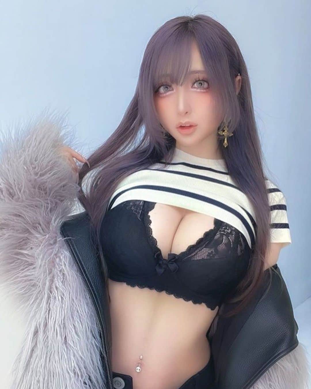 のインスタグラム：「今日もお疲れさま！  今夜はなにするの？？  🦋🌼🦋🌼🦋🌼🦋🌼🦋🌼🦋  ◎あなたのサークル「カモミールFreiheit」は、土曜日　西地区“あ”ブロック－28a に配置されました。   コスプレ写真集など新刊頒布予定です！ みんなでコミケ100楽しみましょうー！ #C100  🌼🦋🌼🦋🌼🦋🌼🦋🌼🦋🌼  今後の予定は  6/25 アコスタマルシェ サークル参加 スペース場所▶︎ Ｉ18  7/23 #カモミール生誕祭2022  まいふぇいぶ渋谷店13:00-21:00  7/24 情報解禁前お楽しみに！  8月はコミックマーケット100 サークル参加します！ 会いにきてねーーーーー！！  8/20 オタク交流会&即売会  サブカル会館 10:30-18:00  詳しくはカモミールブログや告知ツイートをチェックお願いします！！  🌼🦋🌼🦋🌼🦋🌼🦋🌼🦋🌼🦋  #cosplay  #cosplaygirl  #cosplayphotography  #cosplayer  #cosplaylife  #cosplaymakeup  #cosplaymodel  #cosplaymodels  #cosplaylover  #cosplaysexy  #selfie  #selflove  #cosplaylovers  #cosplayerchamomile  #chamomilecosplay  #chamomile #cosplayshoot  #cosplayselfie  #fashion  #fashionblogger  #fashionista  #fashionista  #fashiontrends  #コスプレイヤーカモミール  #コスプレ女子  #コスプレイヤー  #コスプレイヤーさんと繋がりたい  #コスプレ好き  #自撮り女子」