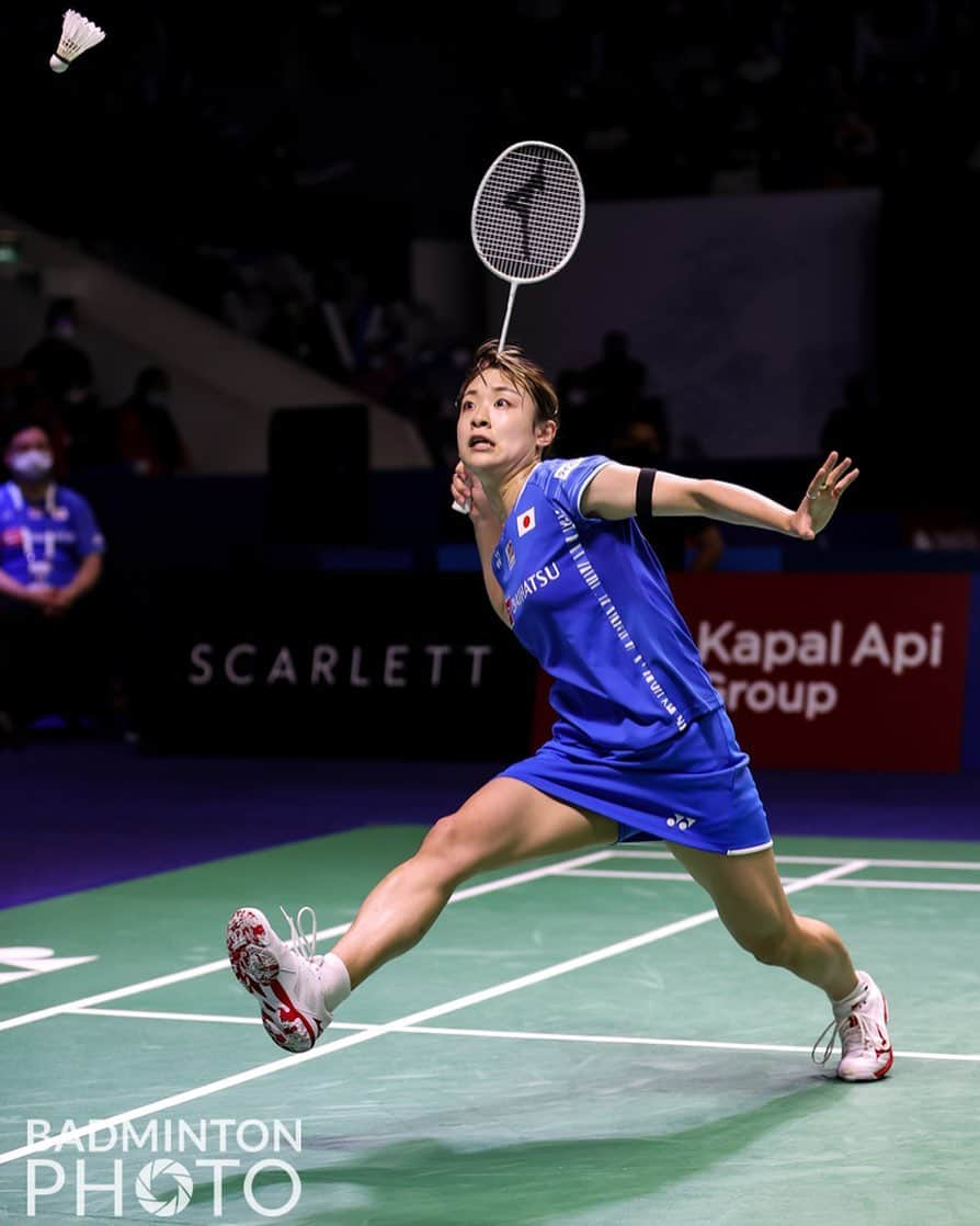 奥原希望のインスタグラム：「. .  Terima kasih Indonesia fans. I enjoyed playing in Istra Senayan. See you next 🇲🇾.  . Photo bo : @badmintonphoto_official  . . #badminton #eastventuresindonesiaopen2022 #nozomiokuhara #okuharanozomi #奥原希望」