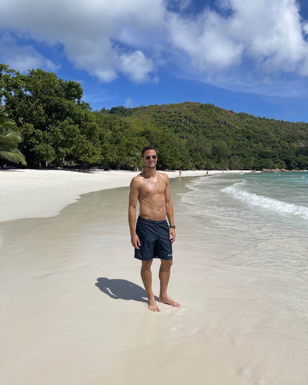 ロレンツォ・クリセティグのインスタグラム：「Seychelles 🇸🇨🐟🦀🐡🌴」